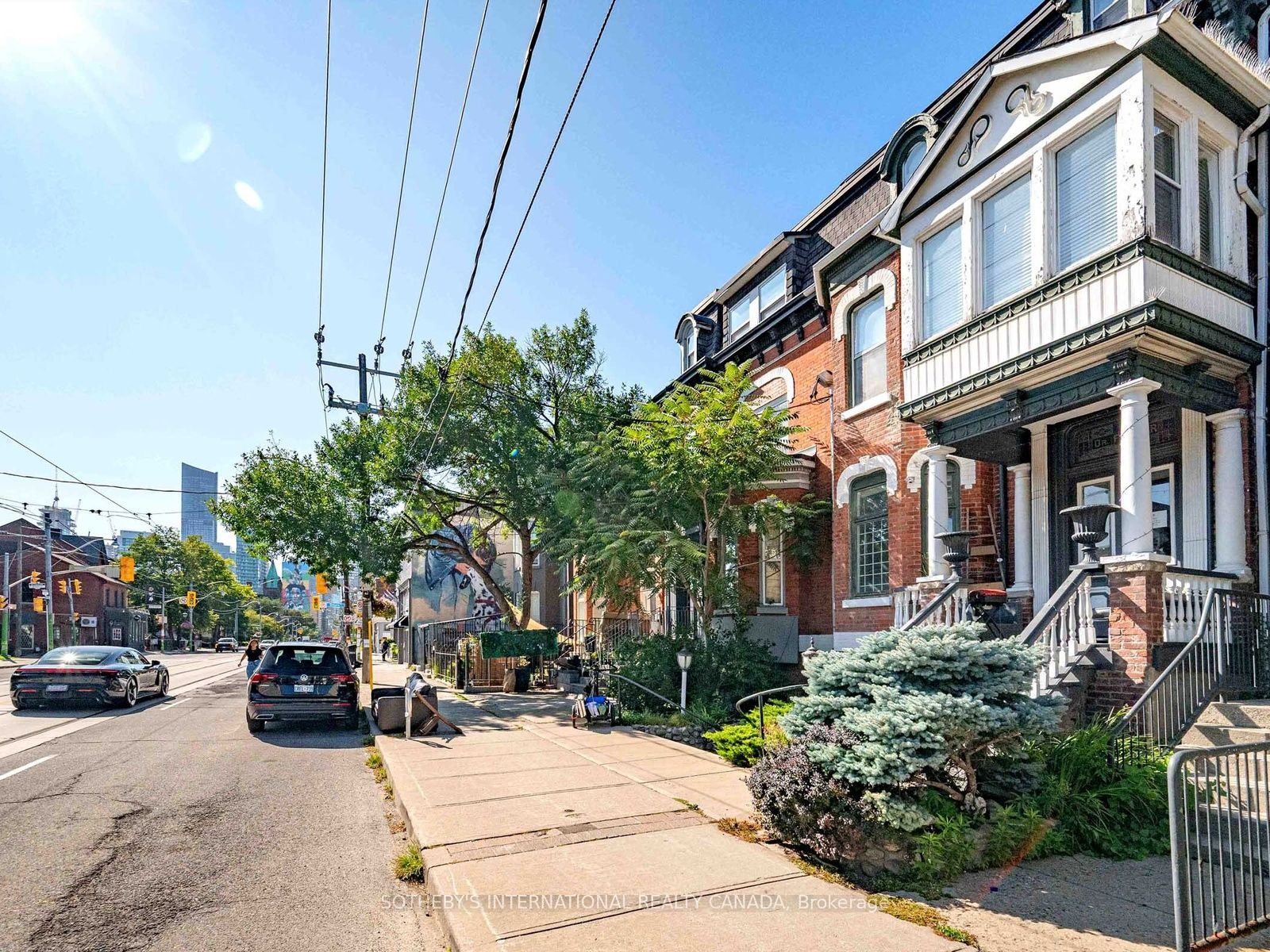 212 Carlton Street Main, Toronto, On M5a 2l1