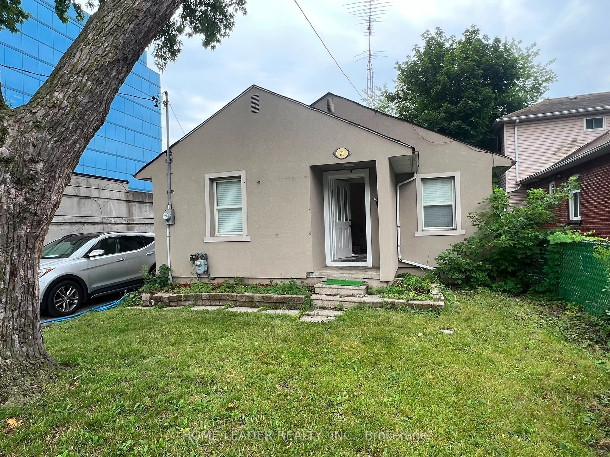 21 Franklin Avenue, Toronto, On M2n 1b7