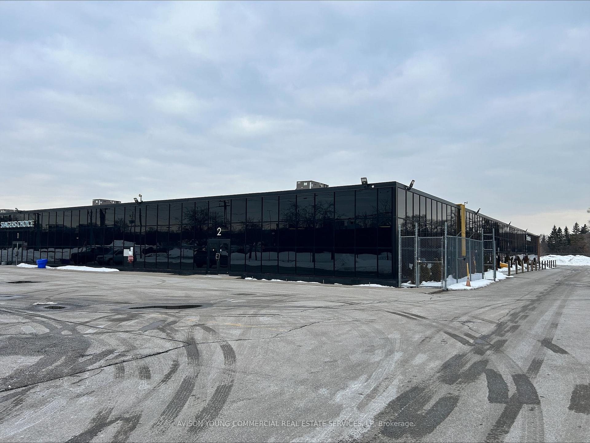62 Railside Road 2, Toronto, On M3a 1a3