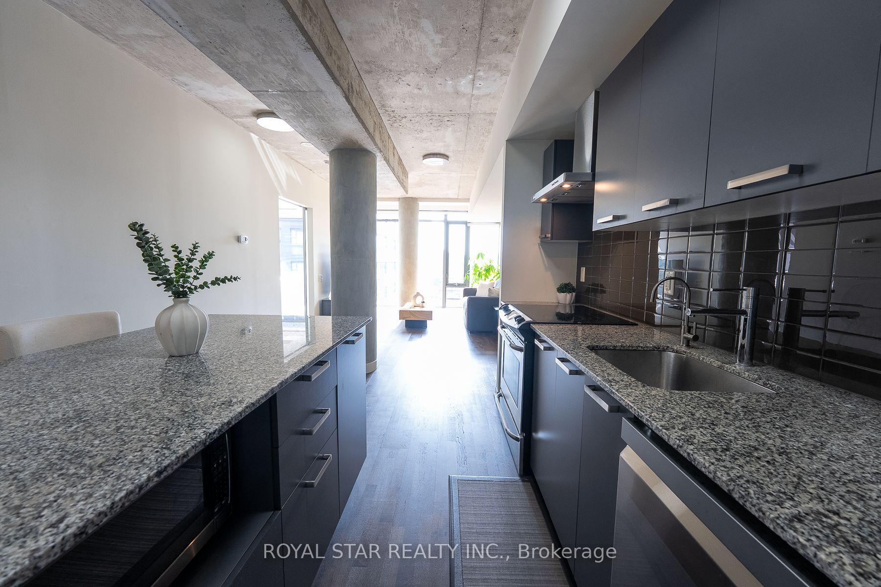 95 Bathurst Street 623, Toronto, On M5v 0h7