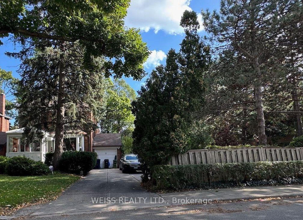31 Aldburn Road, Toronto, On M6c 2k4