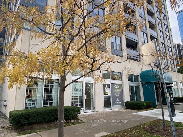 9 Elmwood Avenue, Toronto, On M2n 6r6