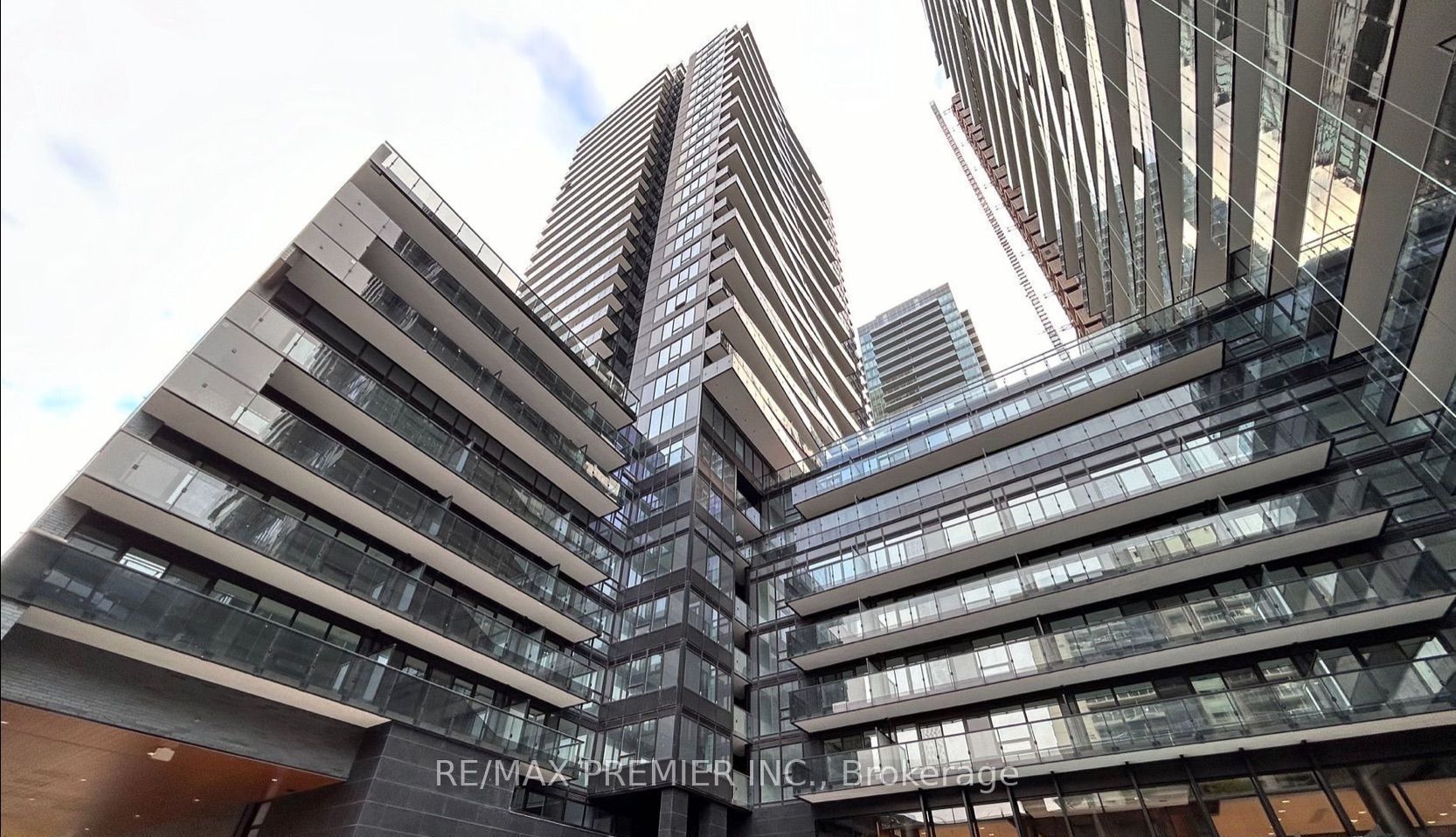 127 Broadway Avenue 2103, Toronto, On M4p 1v4