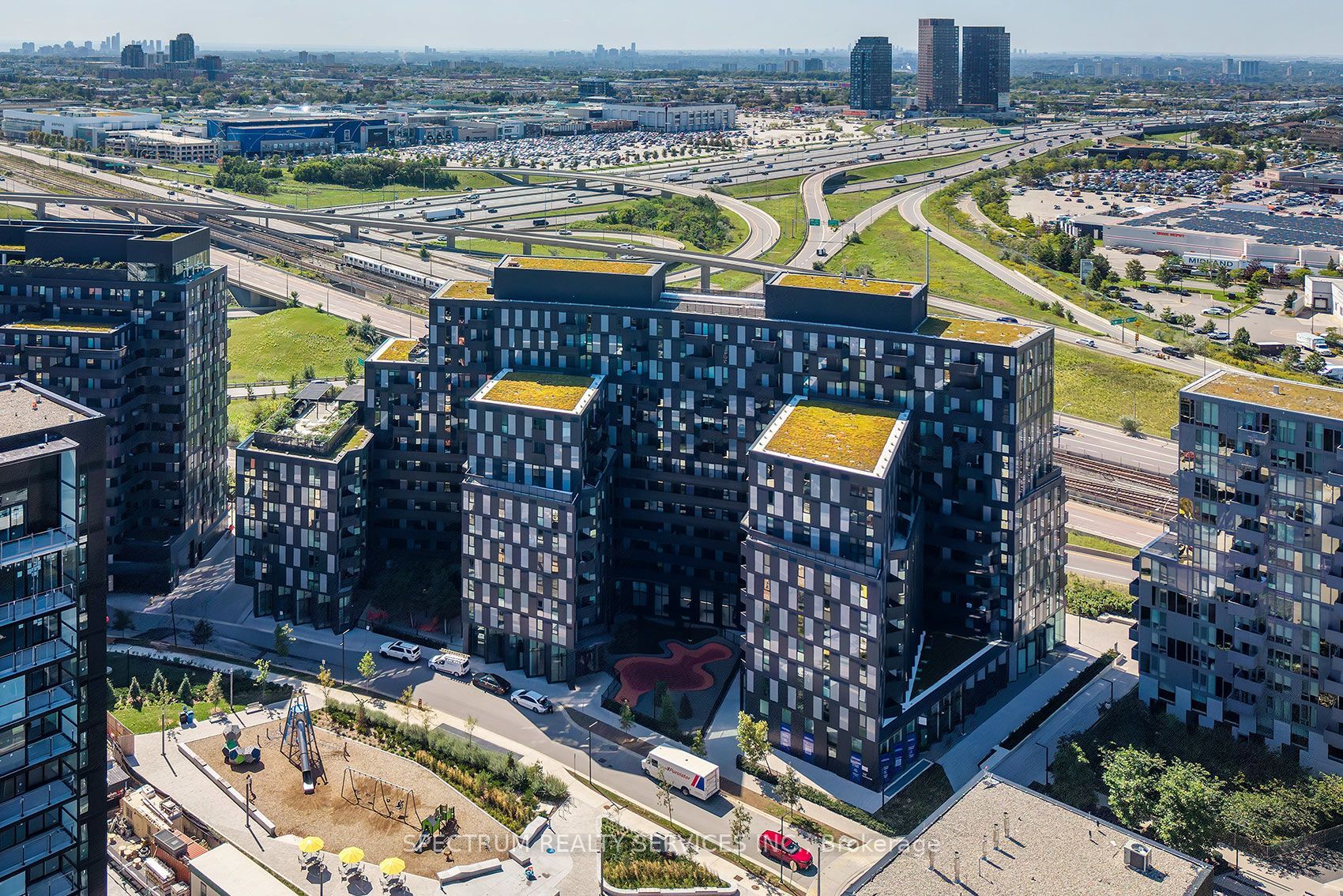 30 Tretti Way 427, Toronto, On M3h 0e3