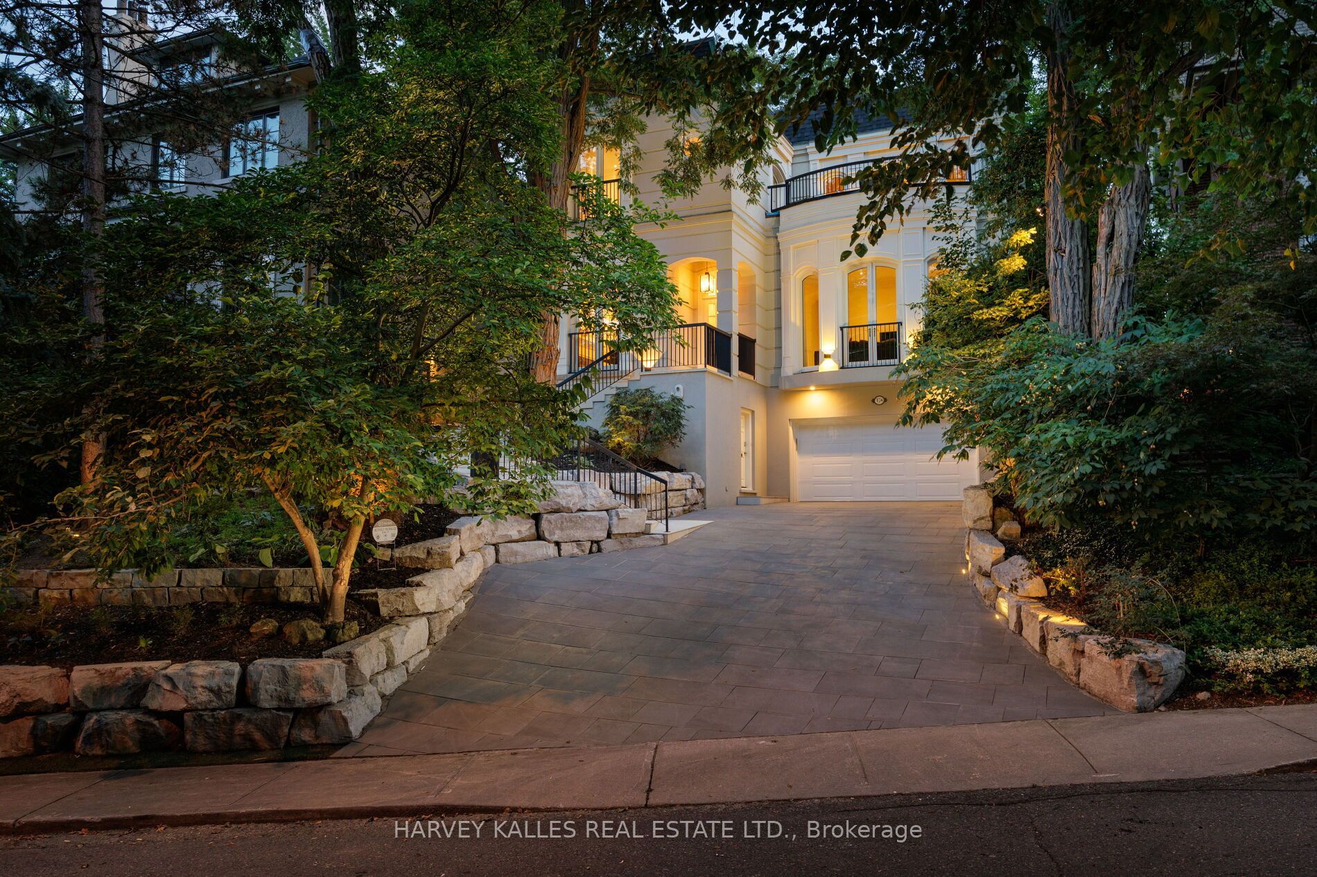 17a Avondale Road, Toronto, On M4w 2r7