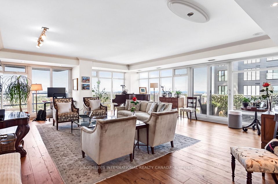 2181 Yonge Street 3302, Toronto, On M4s 3h7