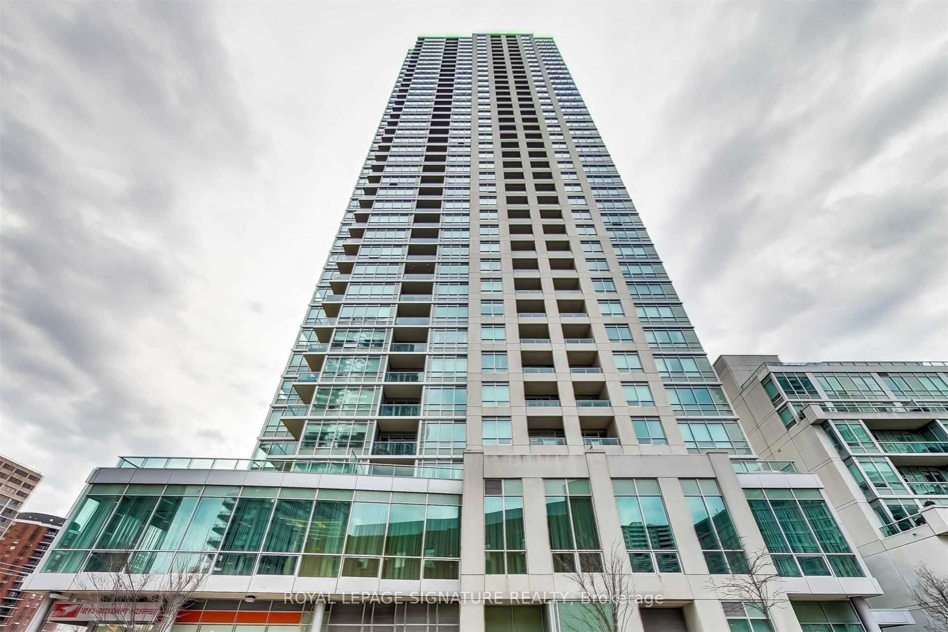 120 Homewood Avenue 904, Toronto, On M4y 2j3