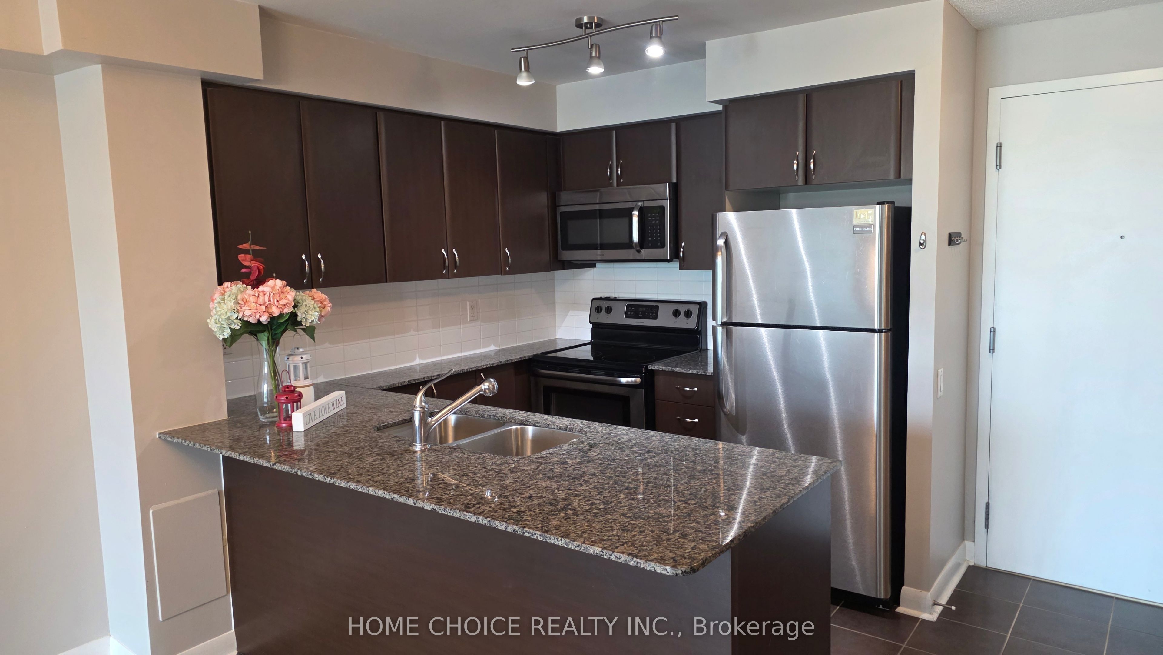 525 Wilson Avenue 225, Toronto, On M3h 0a7