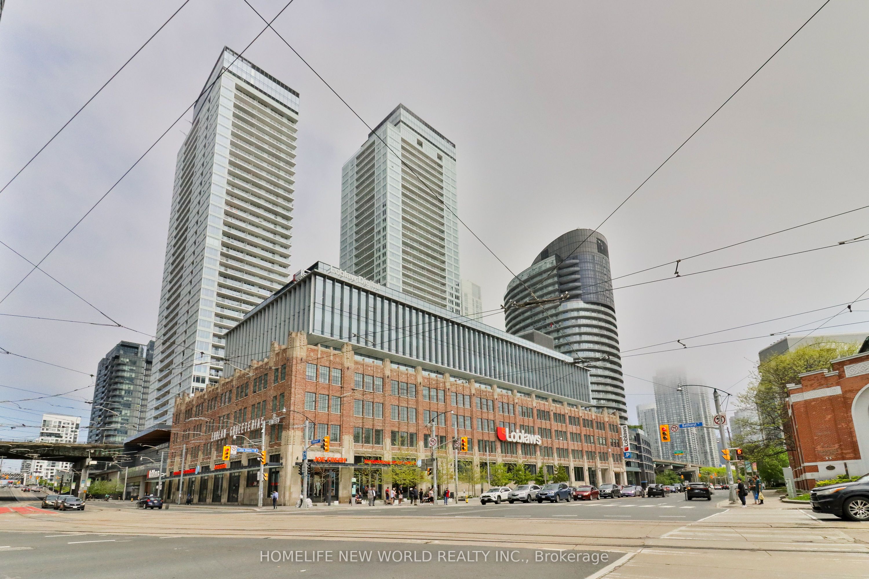 17 Bathurst Street 812, Toronto, On M5v 0n1