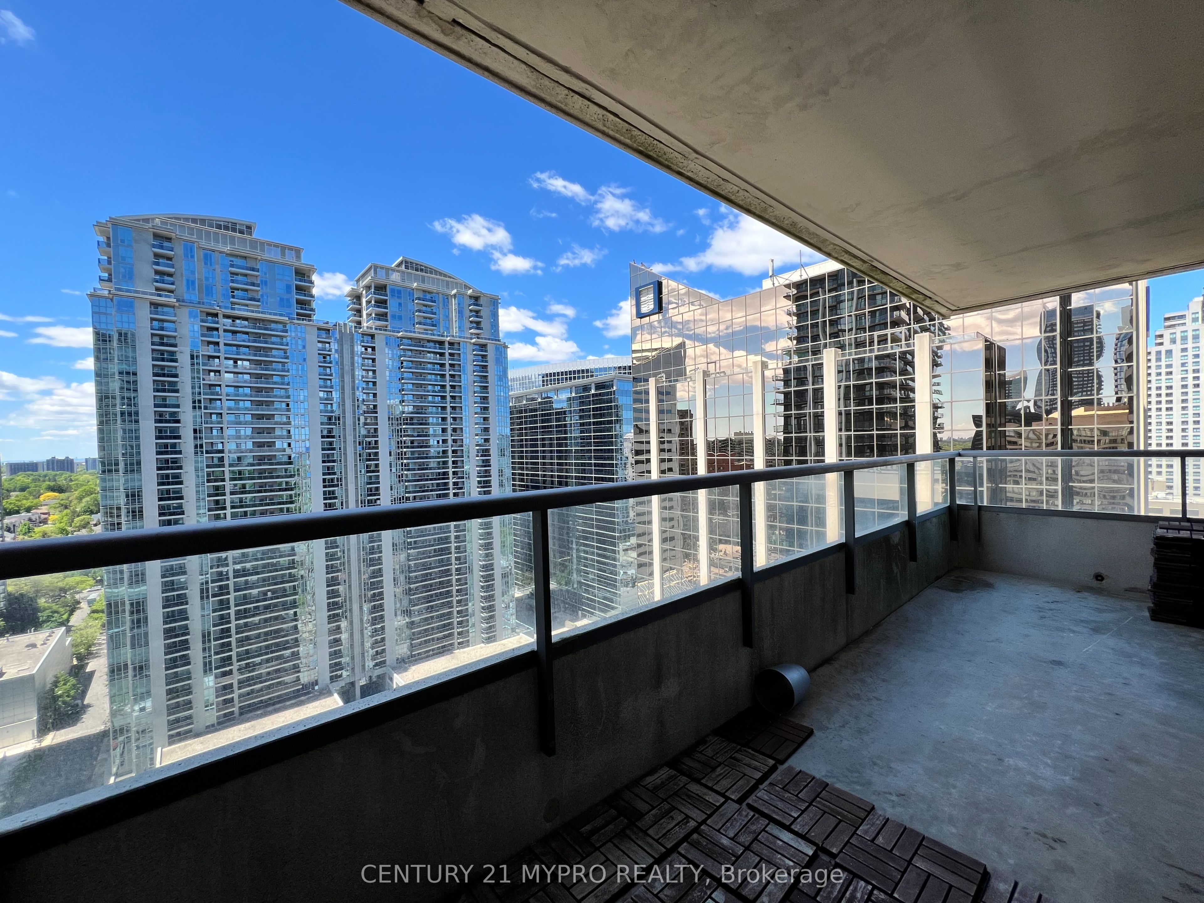 23 Hollywood Avenue 2702, Toronto, On M2n 7l8