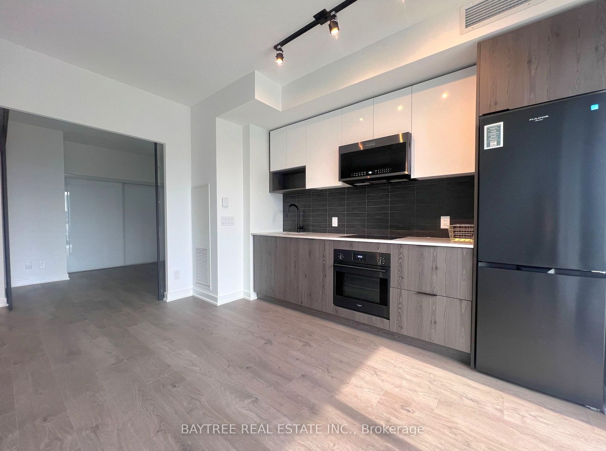 5 Defries Street 1607, Toronto, On M5a 3r4