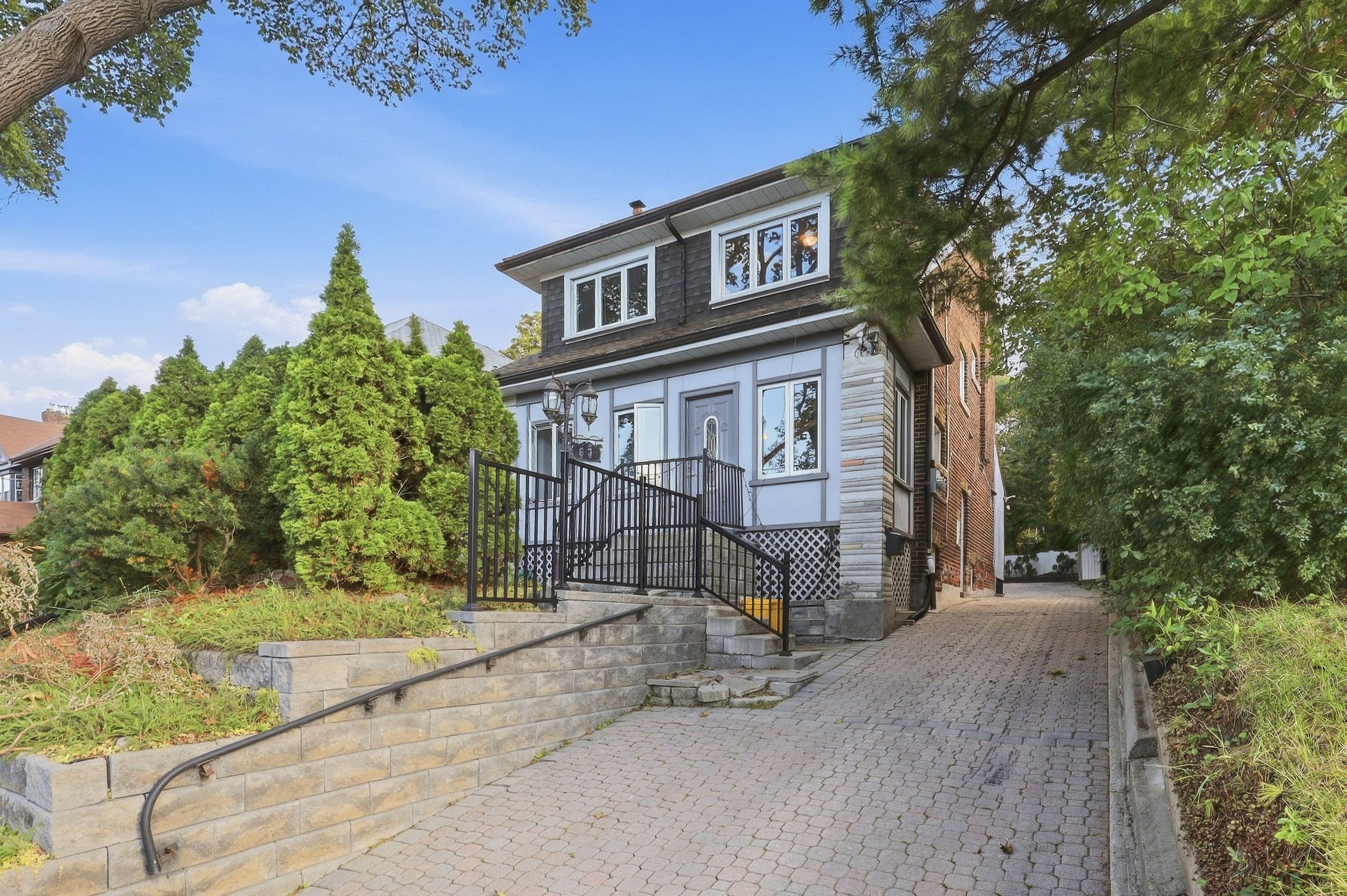 83 Lawrence Avenue E, Toronto, On M4n 1s5