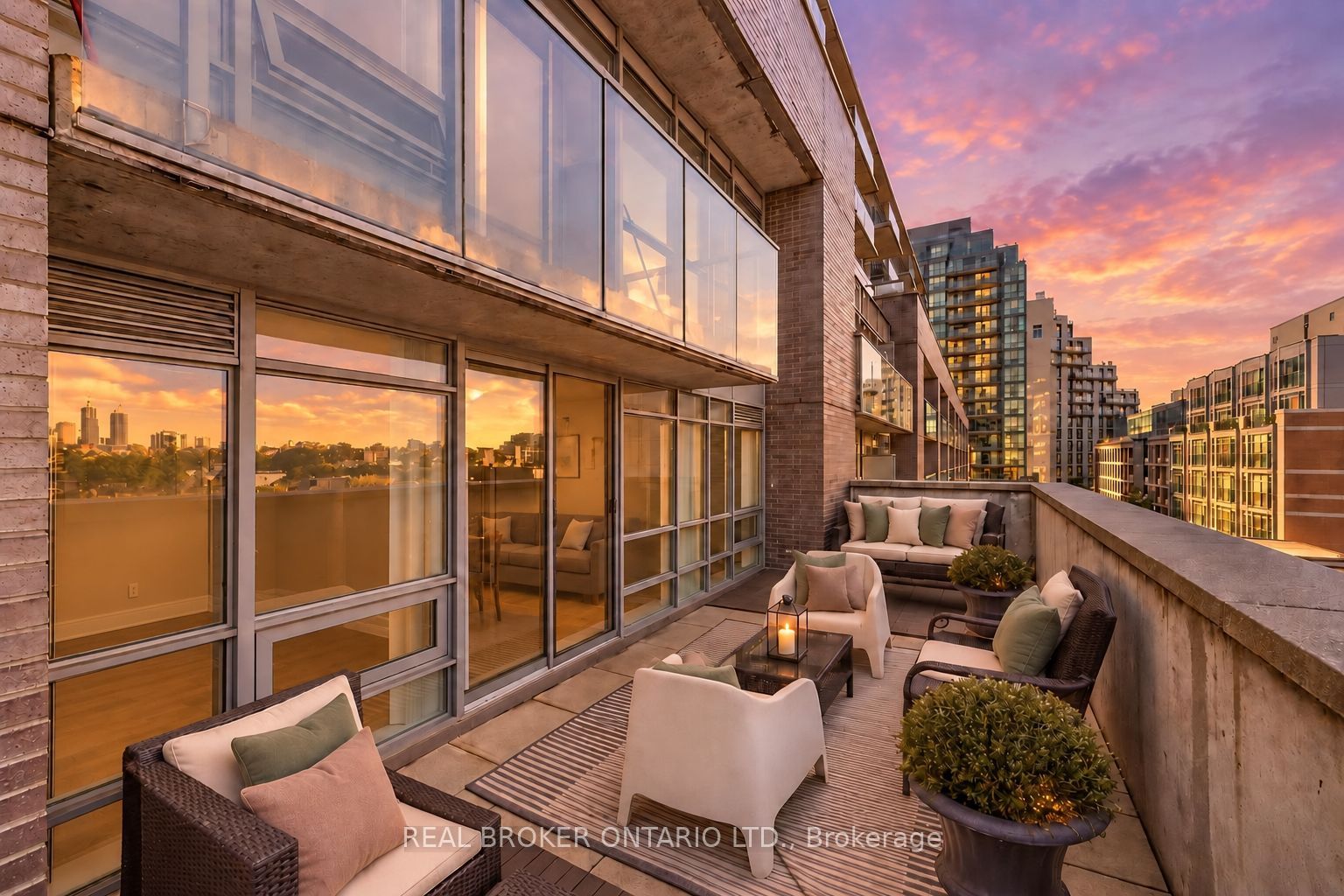 68 Abell Street 736, Toronto, On M6j 0b1