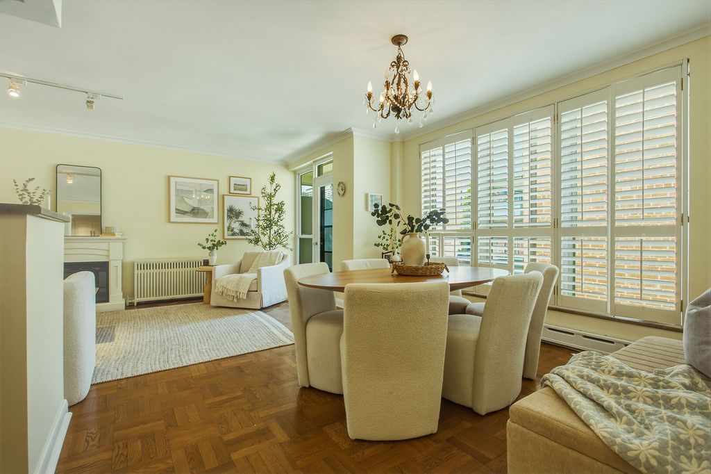 30 Elm Avenue 203, Toronto, On M4w 1n5