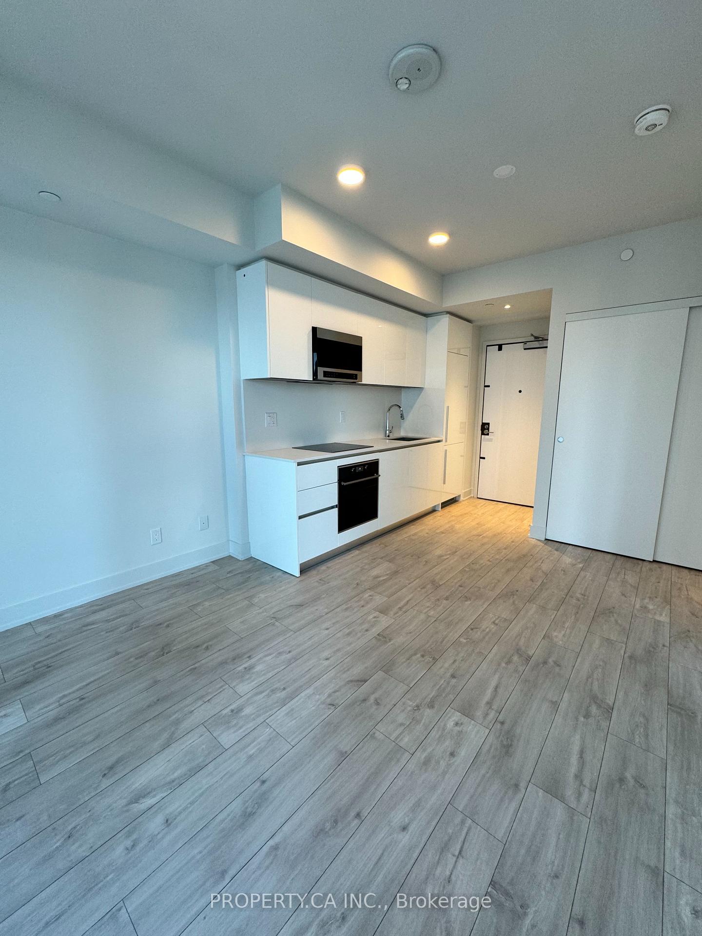 8 Cumberland Street 5104, Toronto, On M4w 0b6