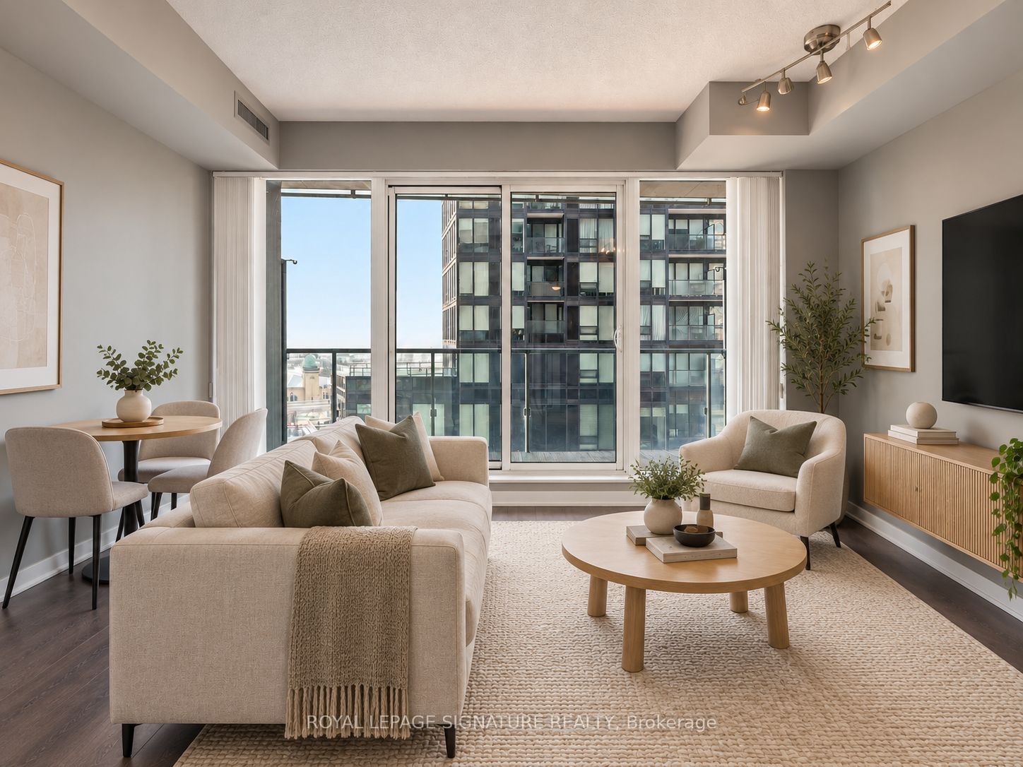 150 East Liberty Street 1610, Toronto, On M6k 3r5