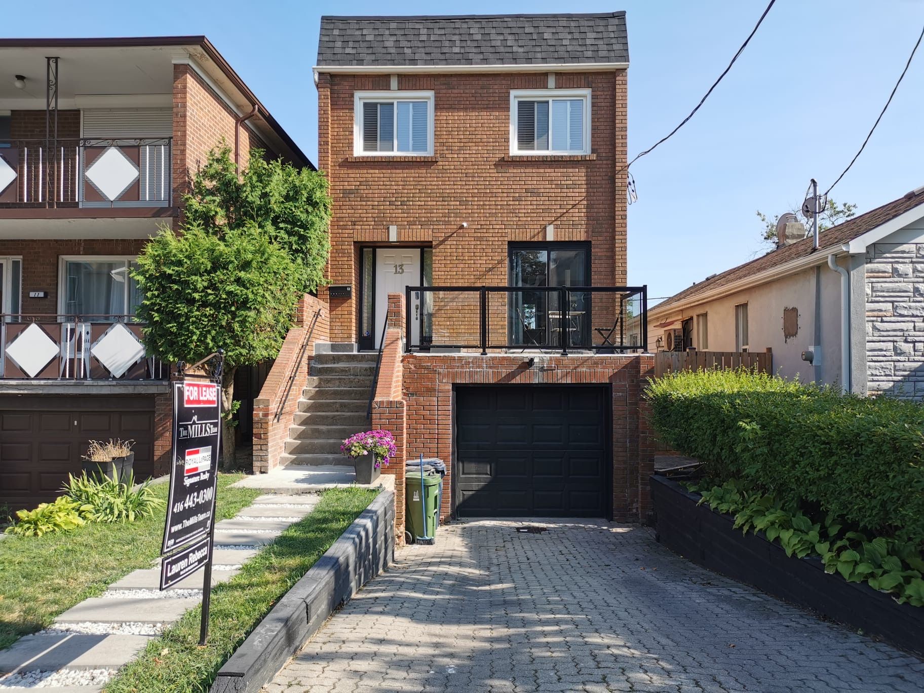 13 Mulberry Crescent, Toronto, On M6c 1n4