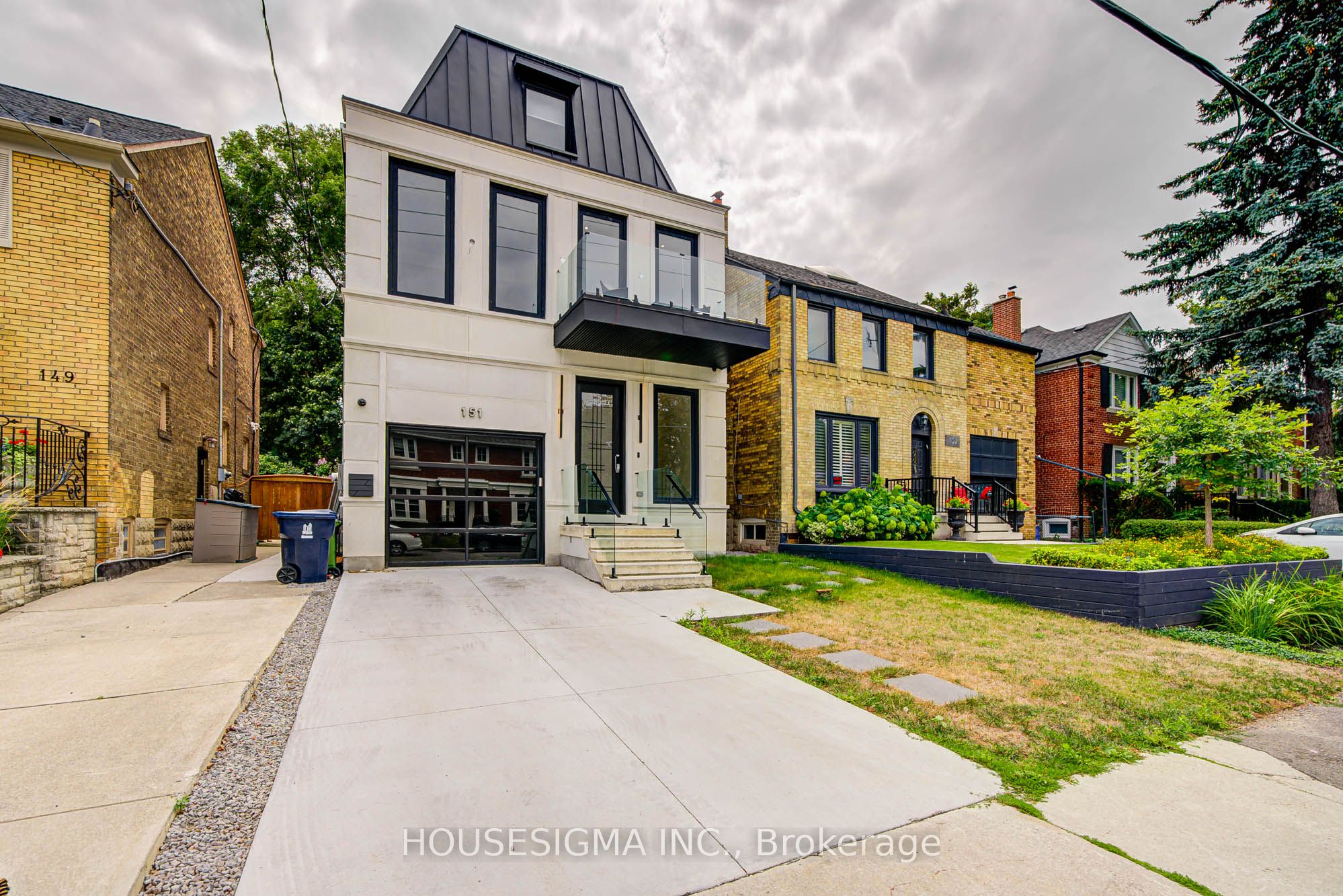 151 Dewbourne Avenue, Toronto, On M6c 1z1