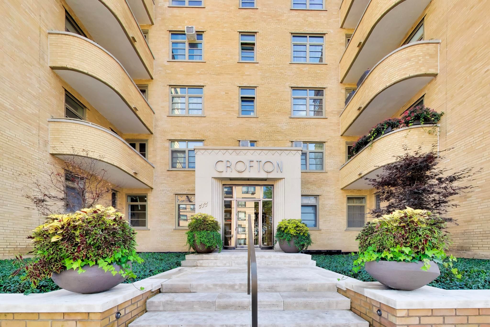 717 Eglinton Avenue W 509, Toronto, On M5n 1c9