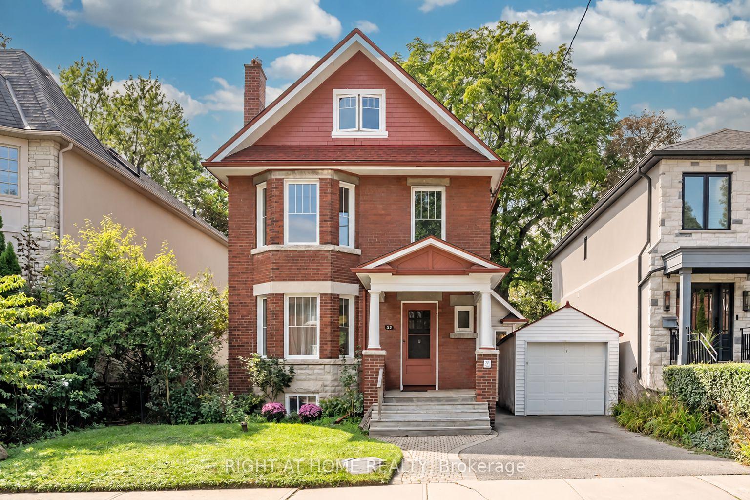 32 Belcourt Road, Toronto, On M4s 2t9