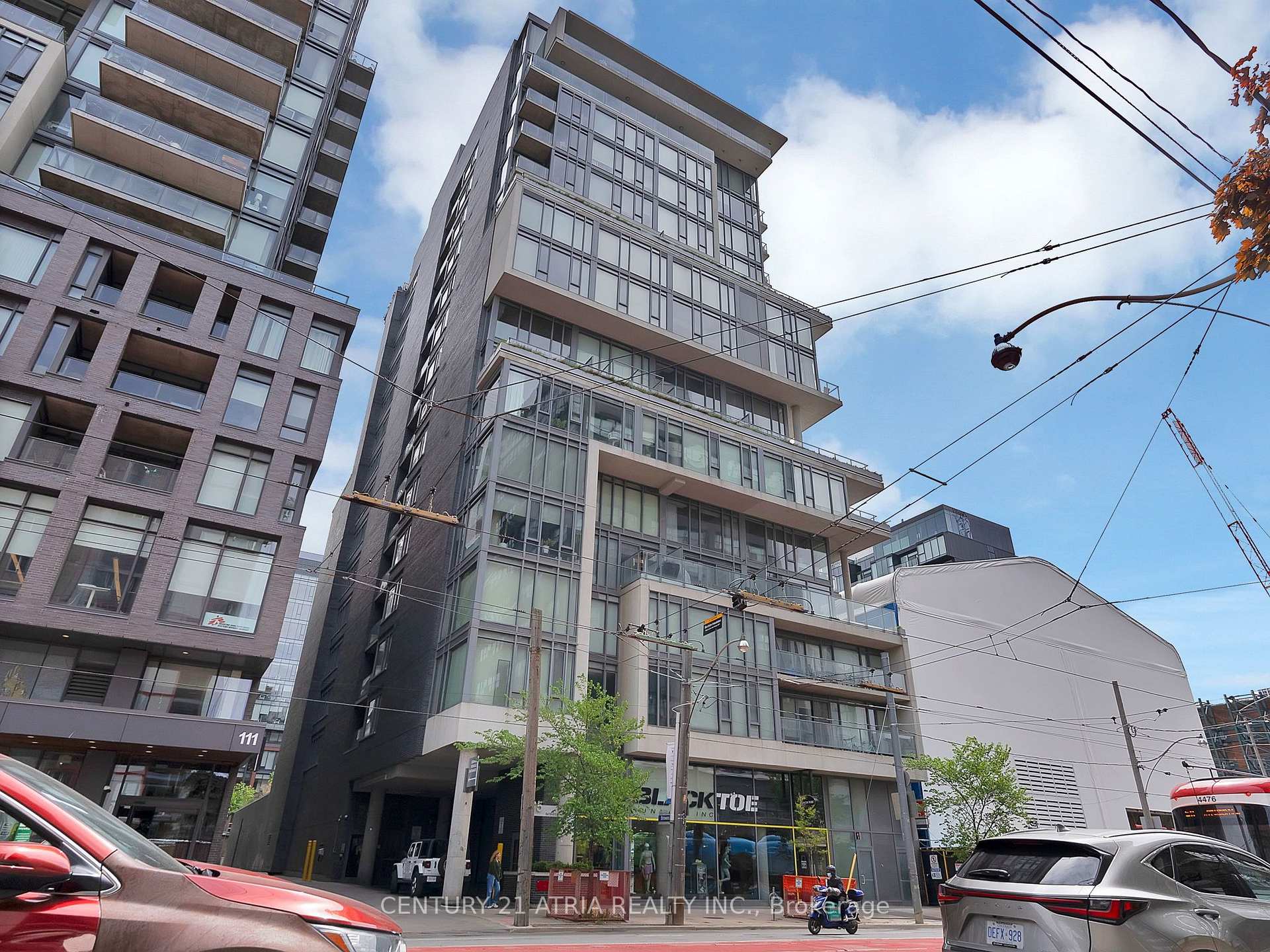 95 Bathurst Street 318, Toronto, On M5v 0m9