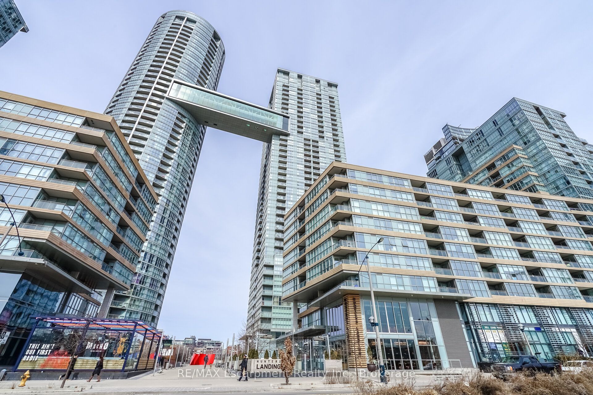 15 Iceboat Terrace 4008, Toronto, On M5v 4a5