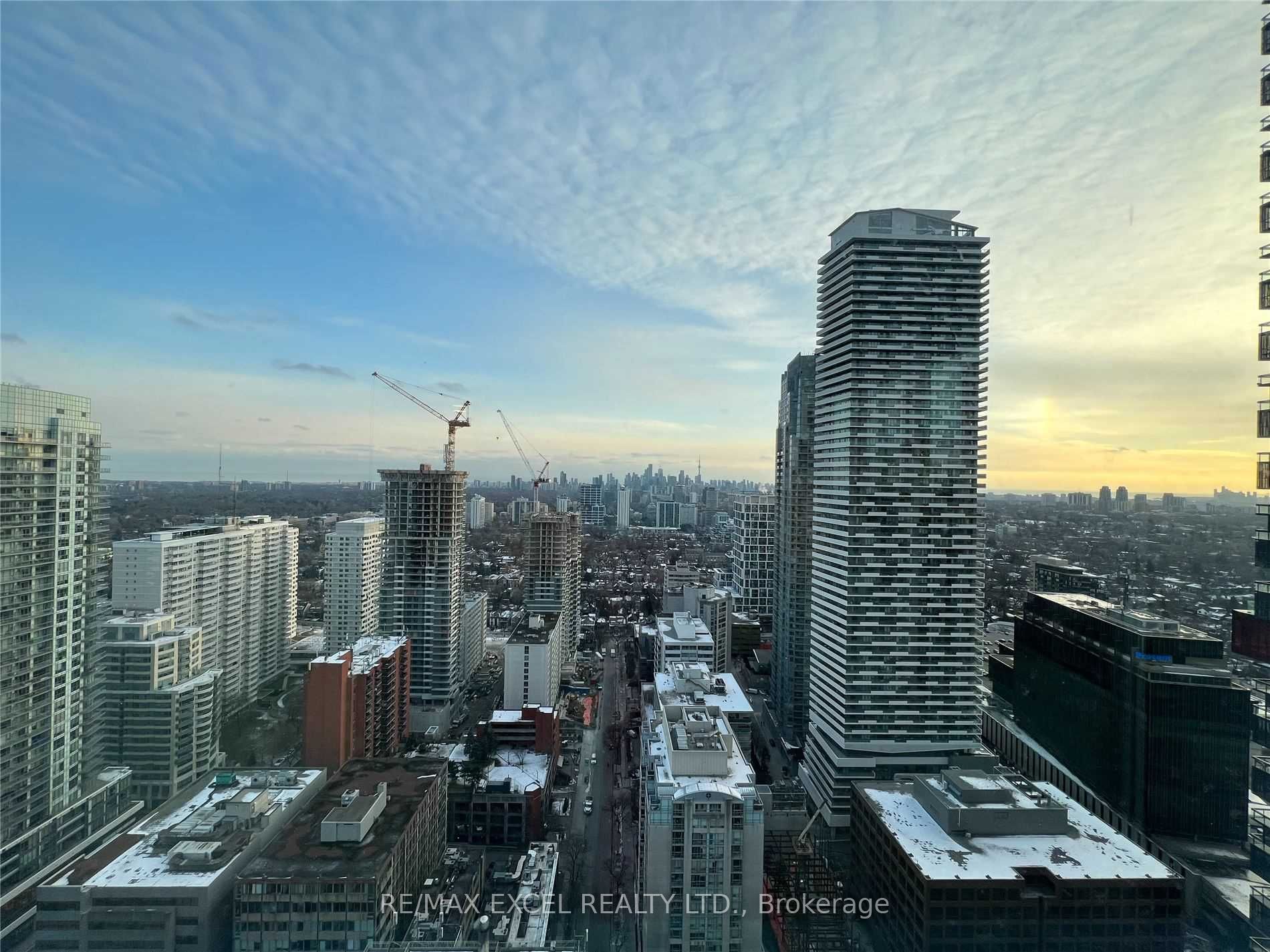 39 Roehampton Avenue 3205, Toronto, On M4p 0g1