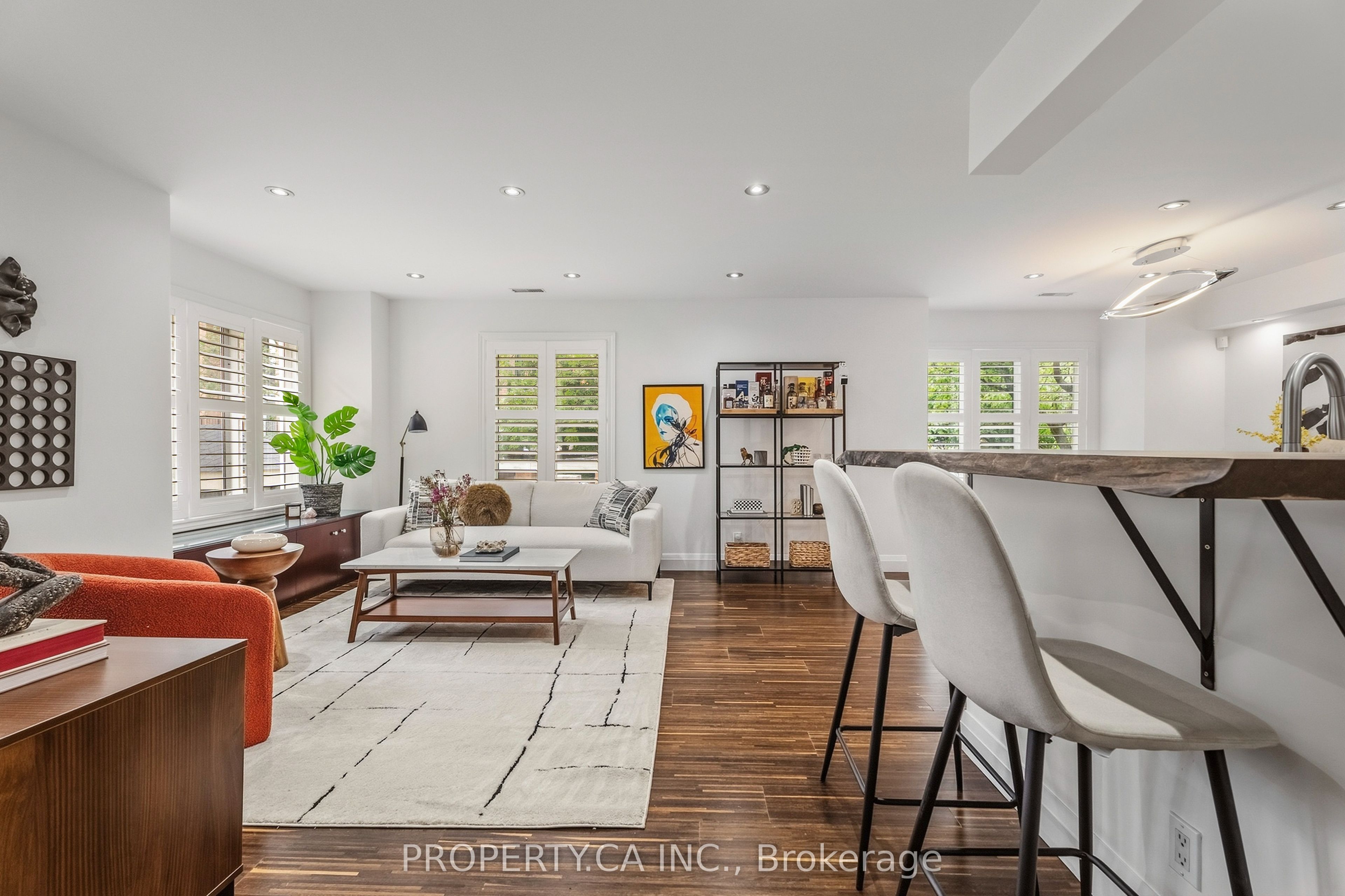 208 Niagara Street Th2, Toronto, On M6j 3w5