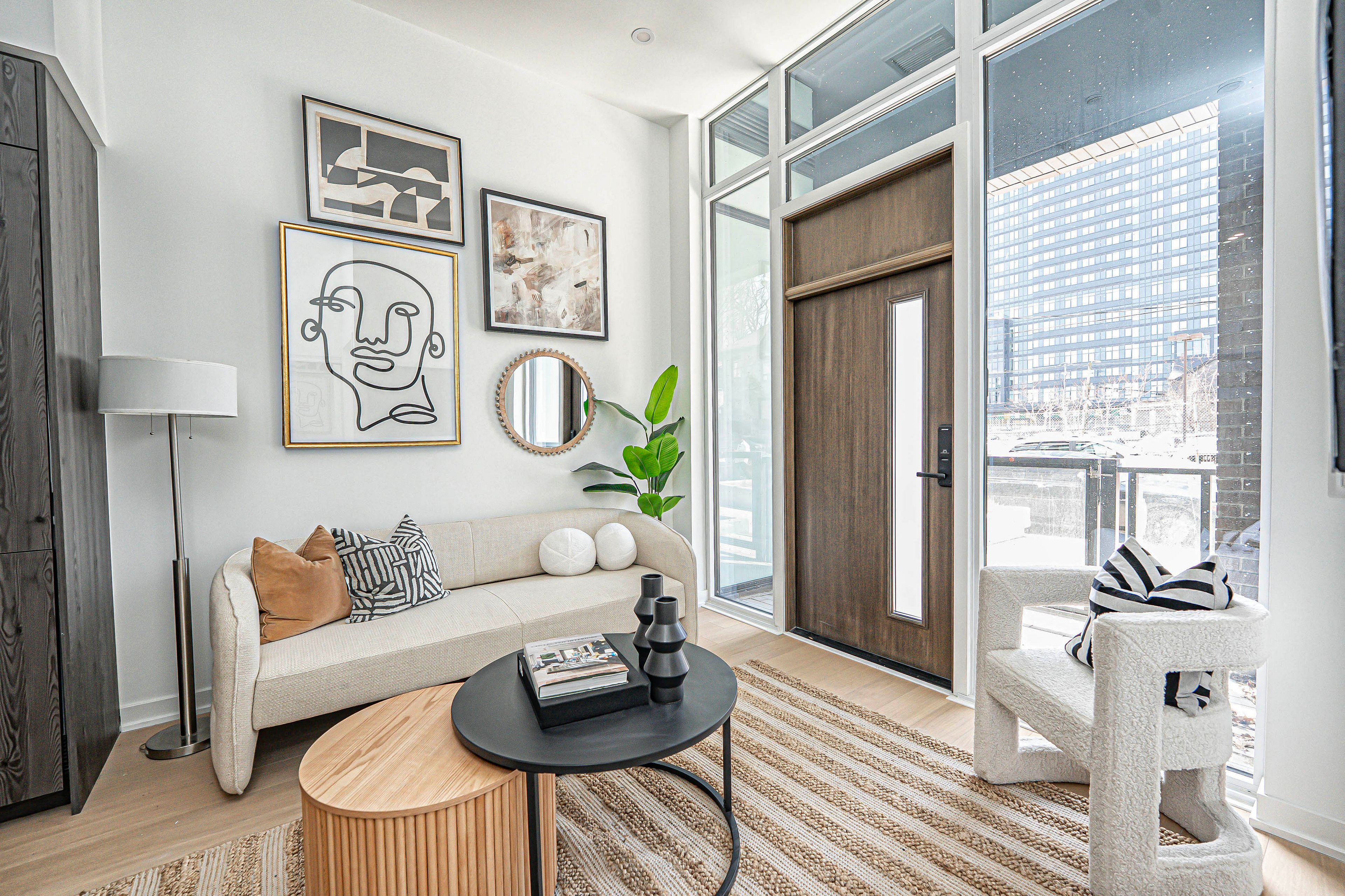 5 Defries Street Th10, Toronto, On M5a 0w7