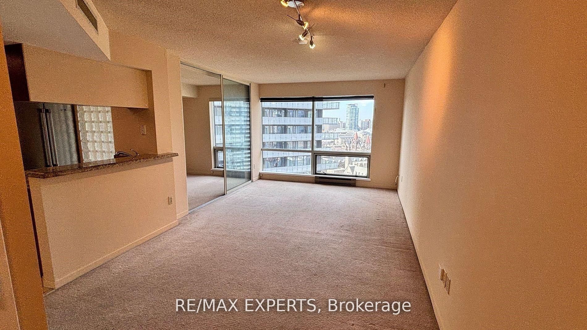 1001 Bay Street 2116, Toronto, On M5s 3a6