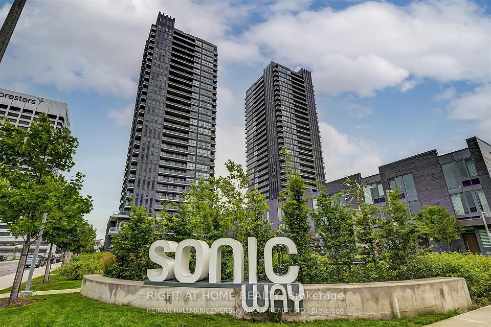 6 Sonic Way #807, Toronto, On M3c 0p1