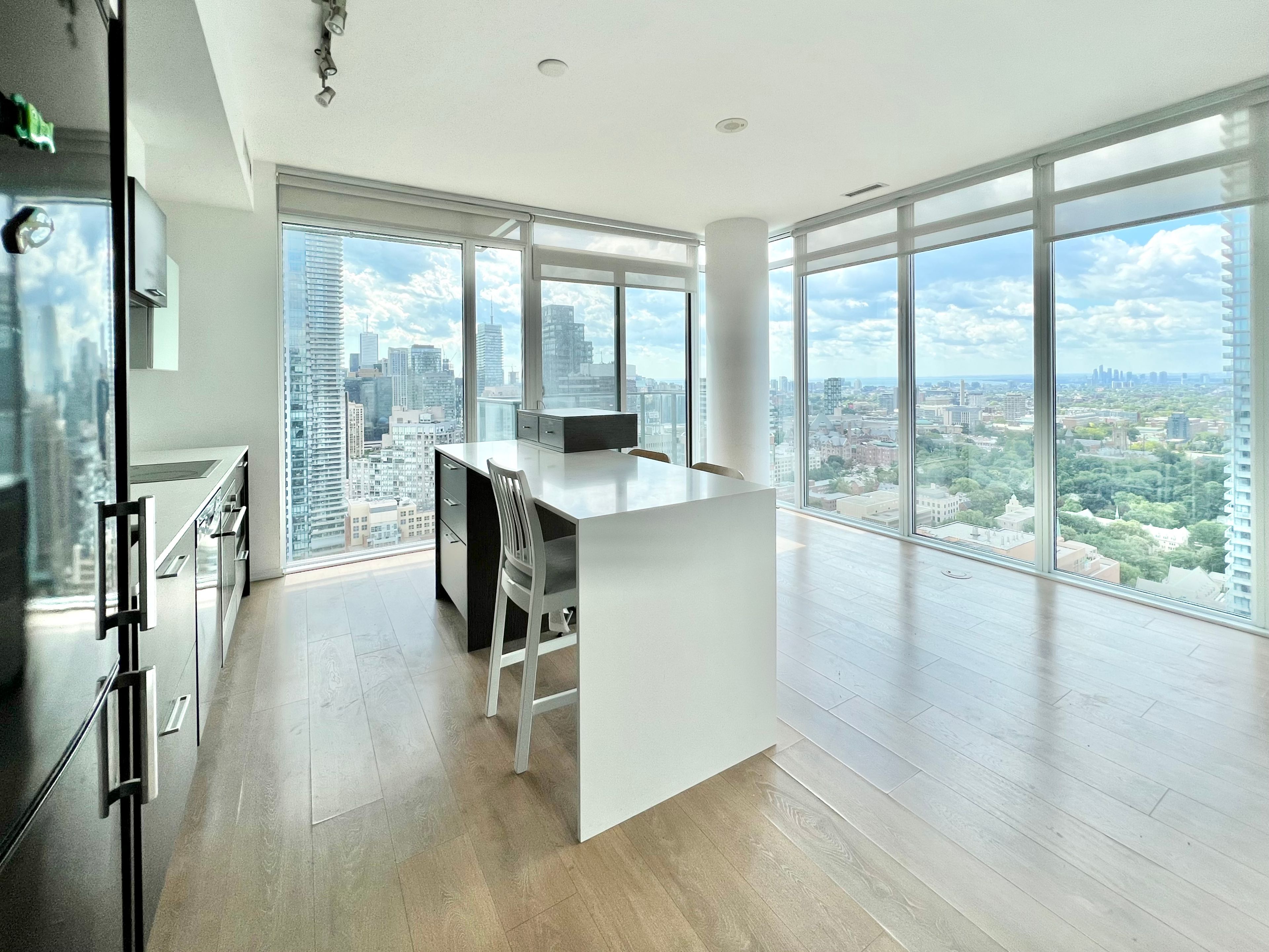 75 St Nicholas Street 3204, Toronto, On M4y 0a5