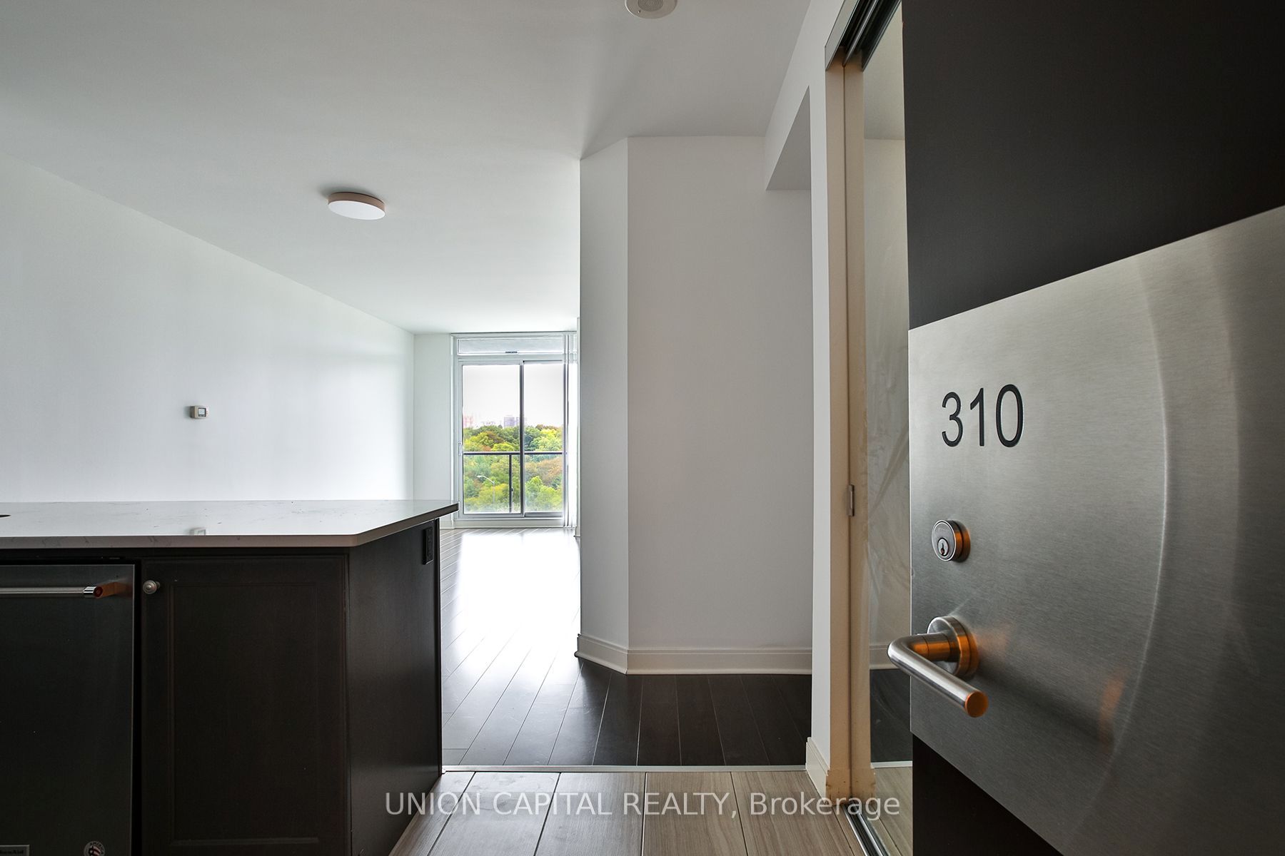 825 Church Street 310, Toronto, On M4w 3z4