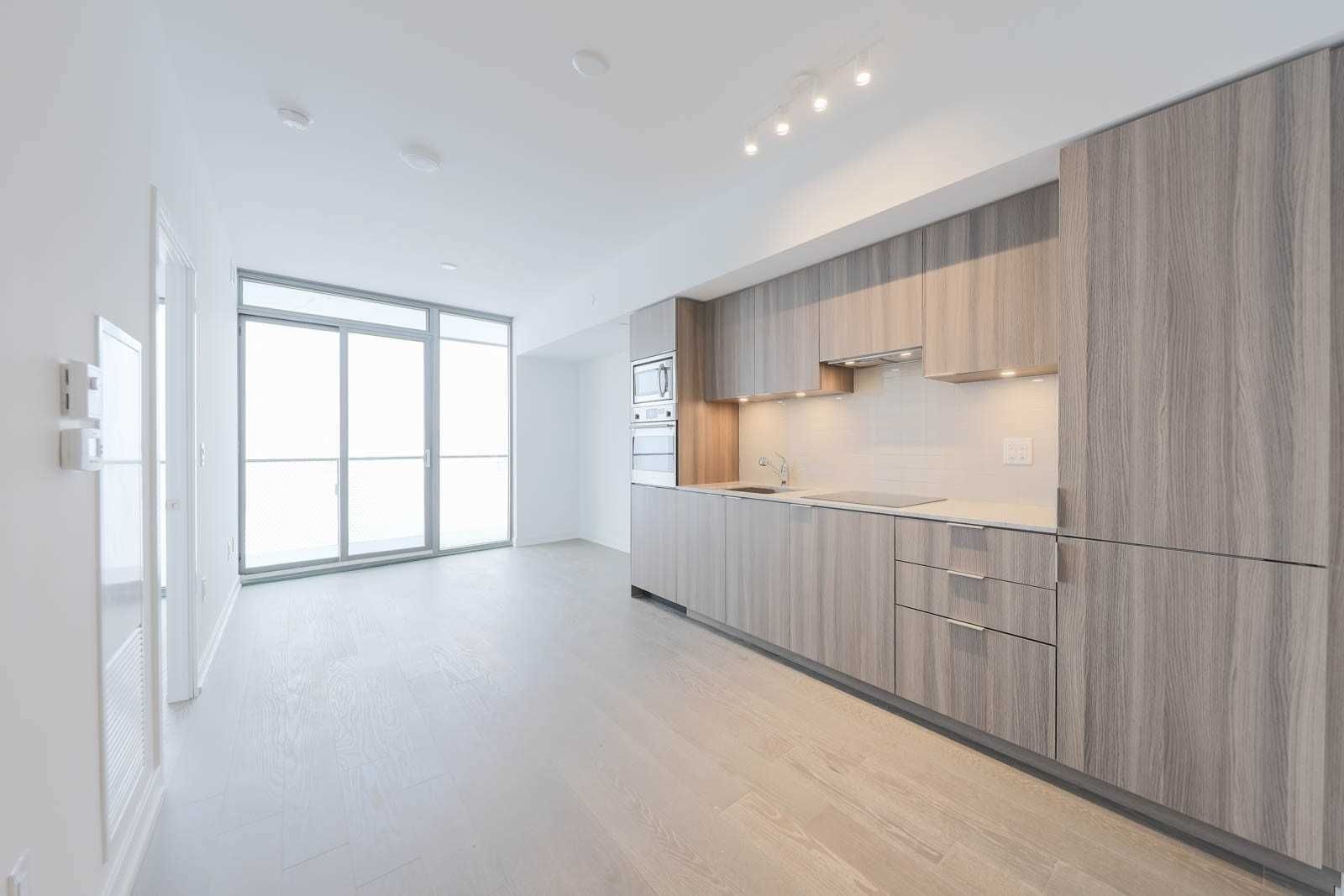 11 Wellesley Street 5209, Toronto, On M4y 1e8