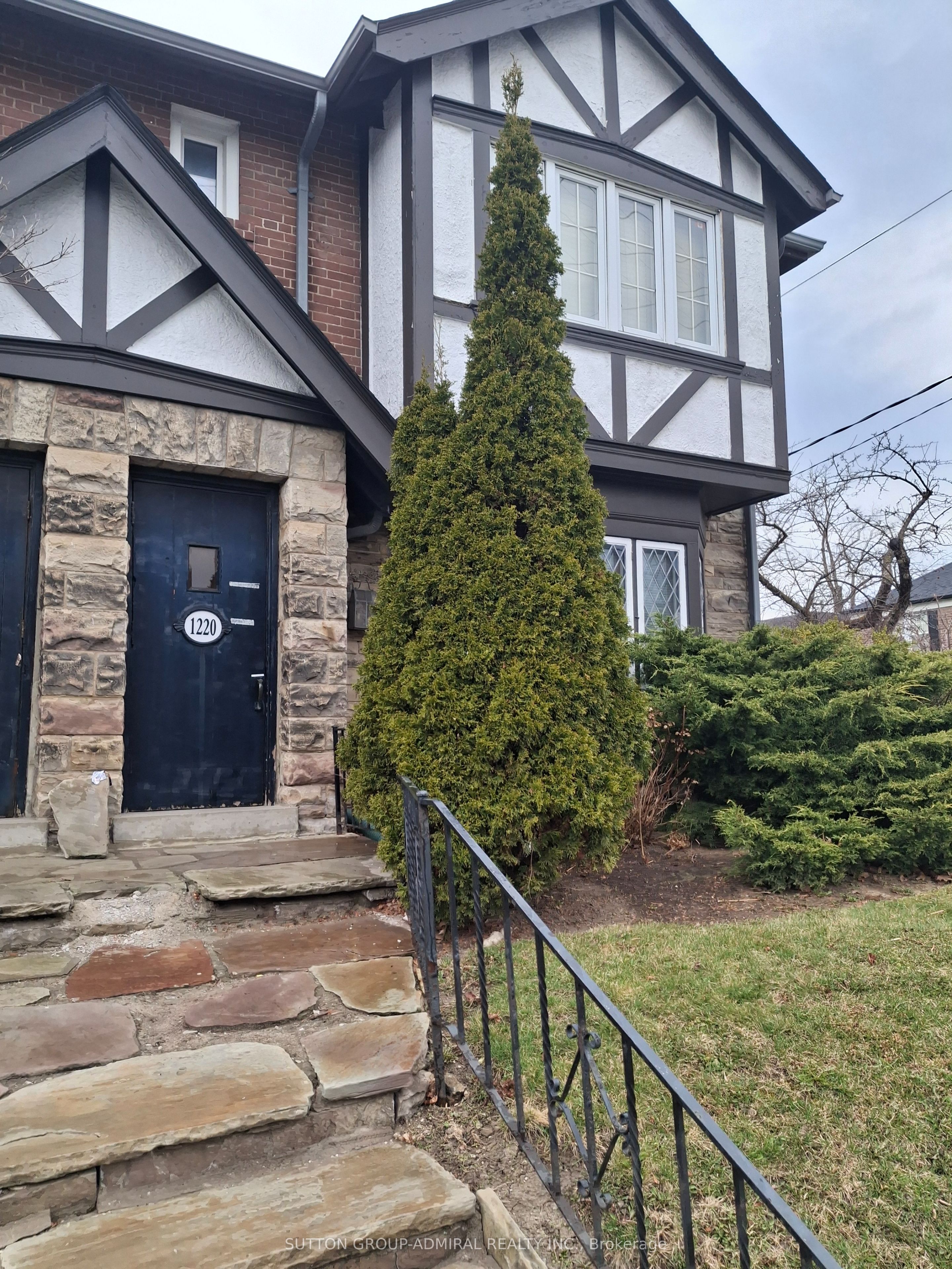 1220 Avenue Road 1, Toronto, On M5n 2g4
