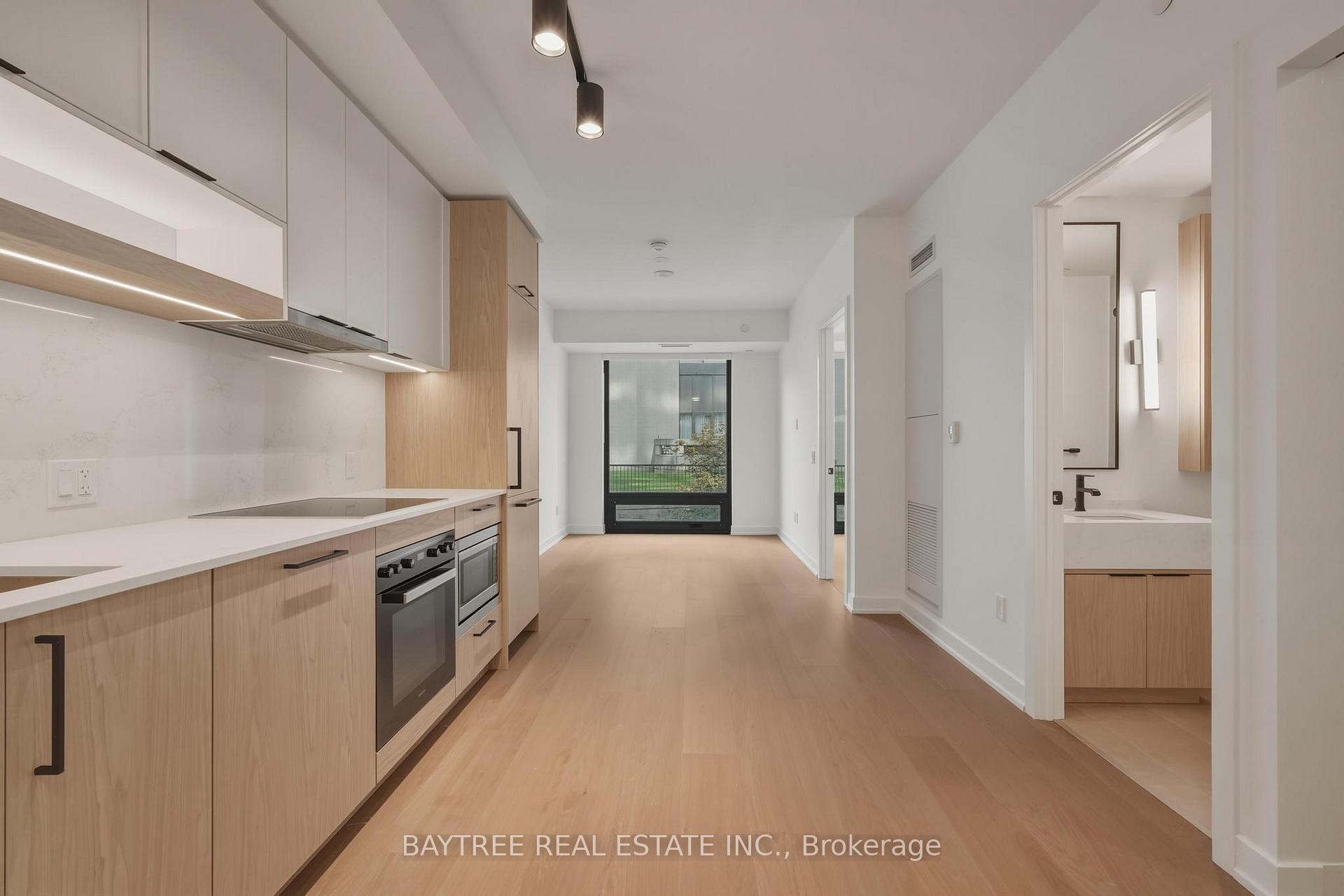 91 Montclair Avenue 533, Toronto, On M5p 0a9