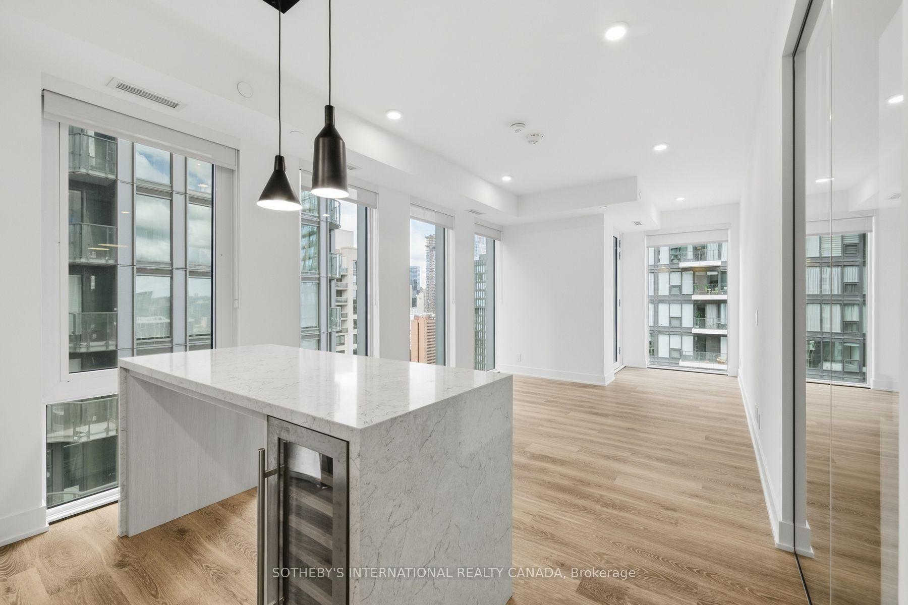 30 Mutual Street E2501, Toronto, On M5b 2a7