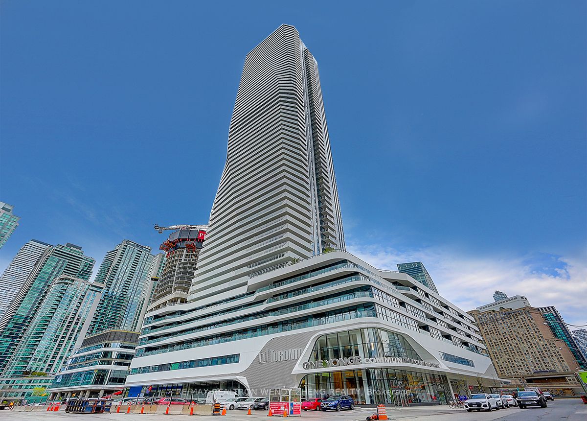 28 Freeland Street 902, Toronto, On M5e 0e3