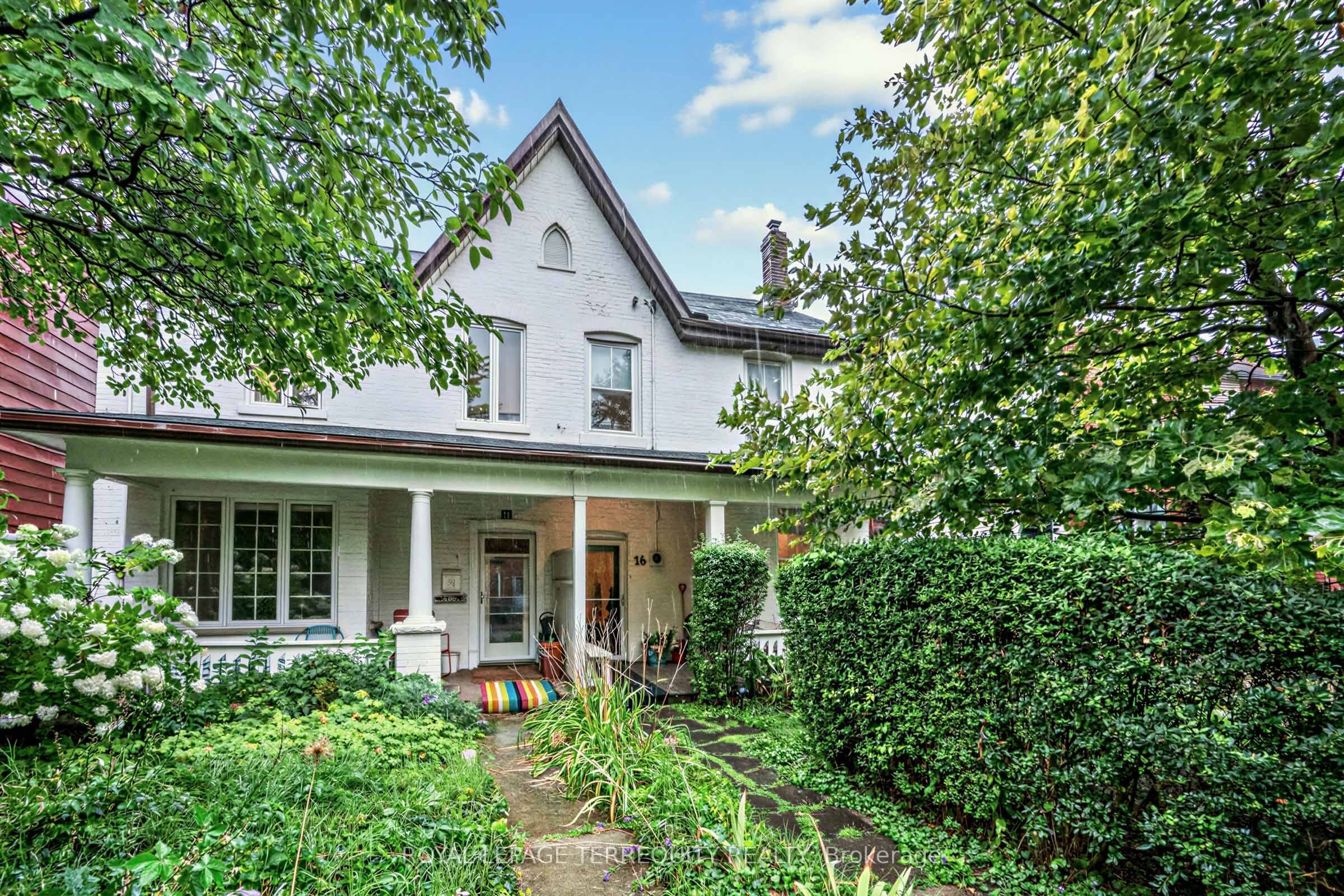 16 Fennings Street, Toronto, On M6j 3b8