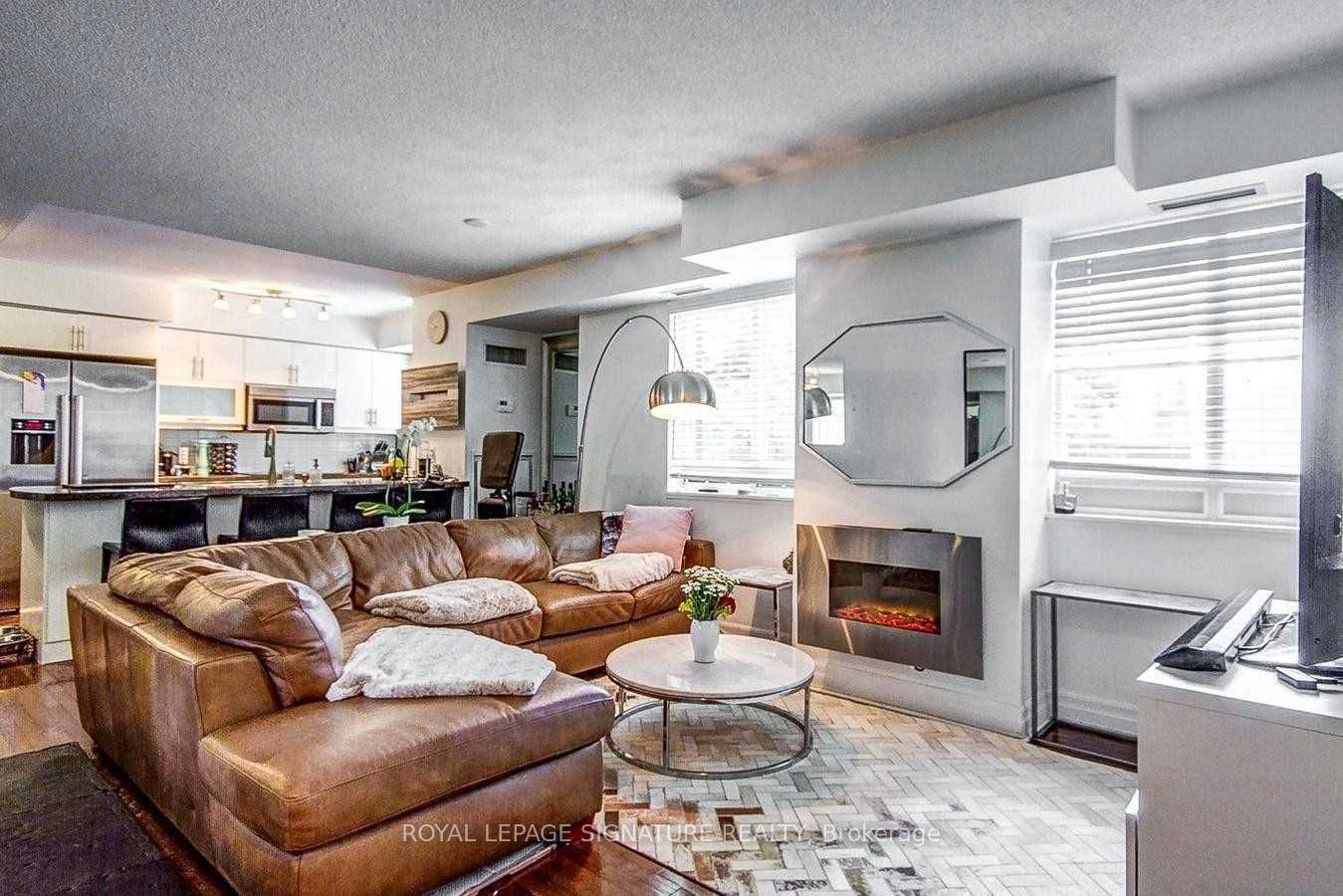 35 Balmuto Street 503, Toronto, On M4y 0a3