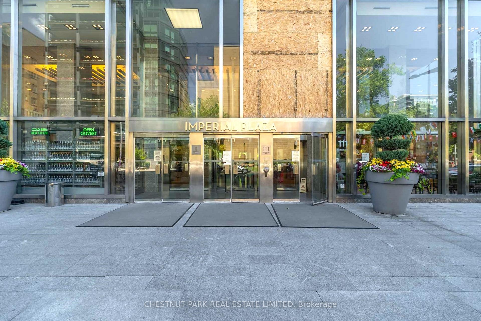 111 St Clair Avenue W 320, Toronto, On M4v 1n5