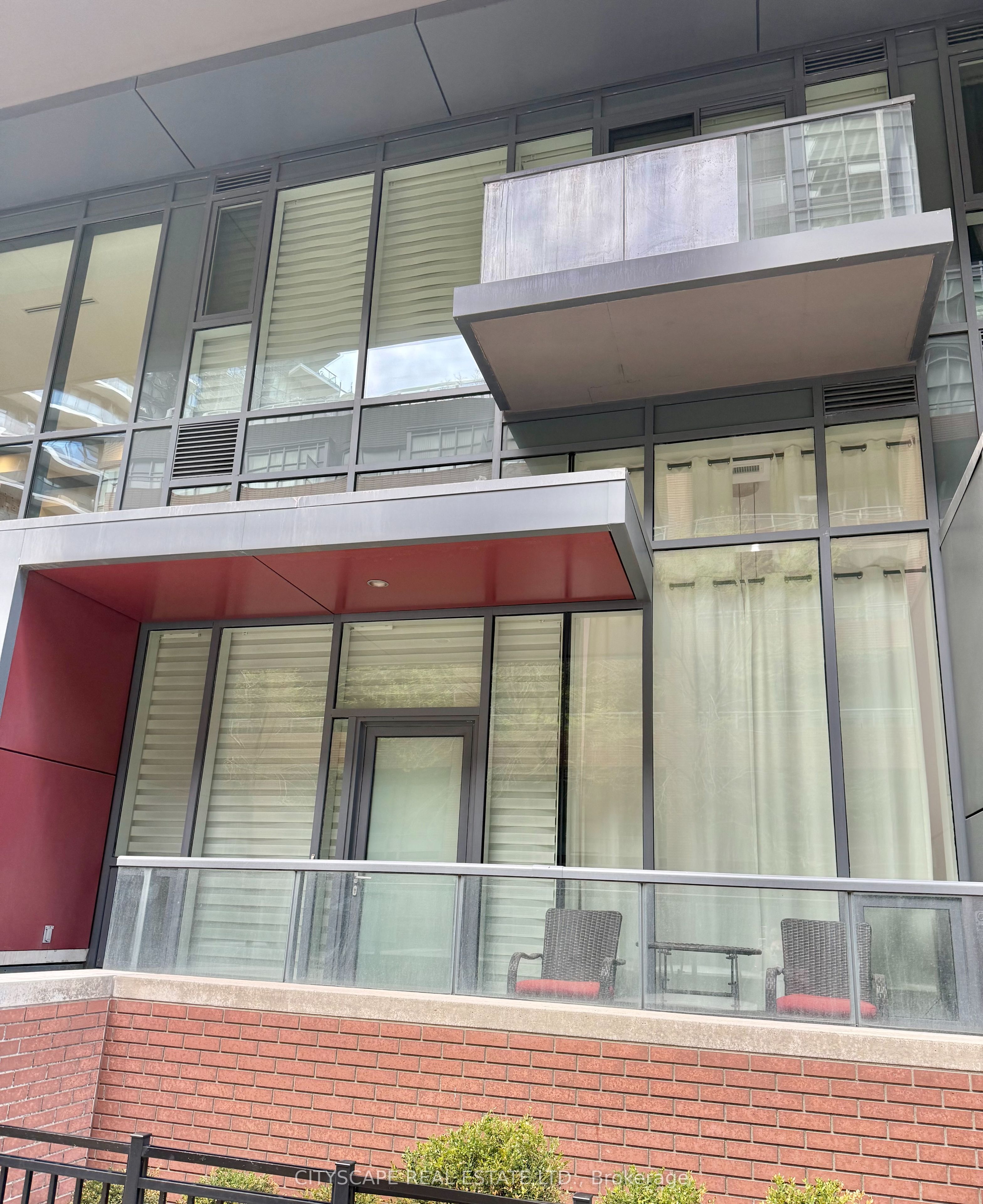 20 Bruyeres Mews Th03, Toronto, On M5v 0g8