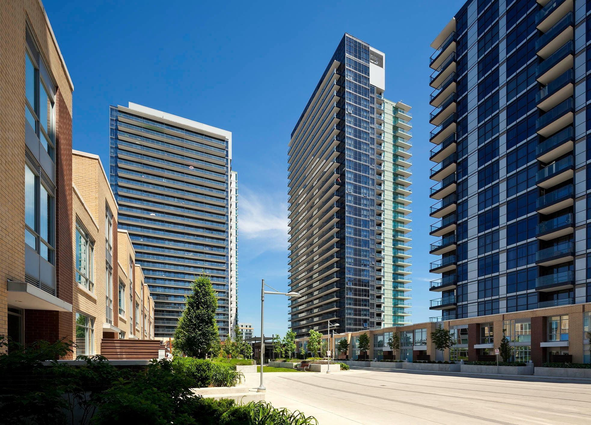 29 Singer Court 1502, Toronto, On M2k 0b3