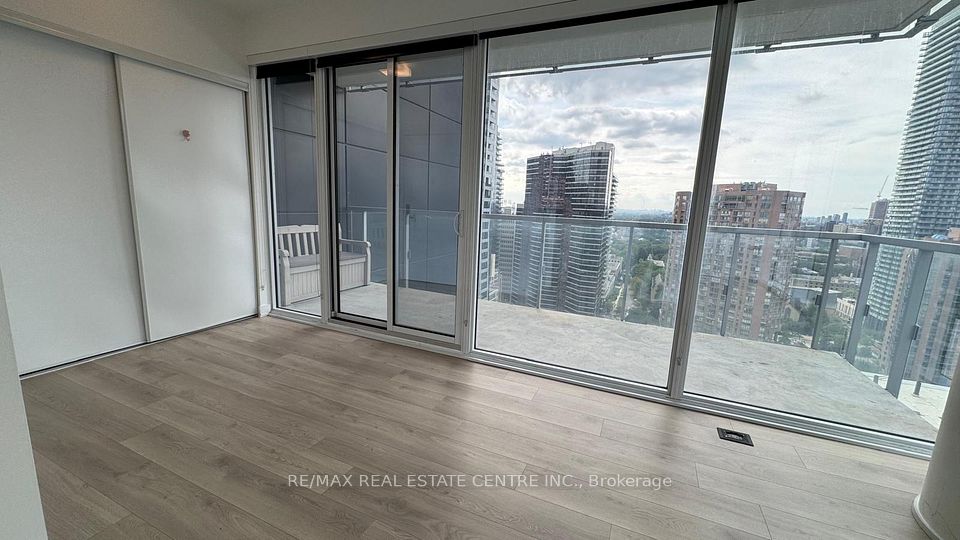 3 Gloucester Street 2701, Toronto, On M4y 1l8