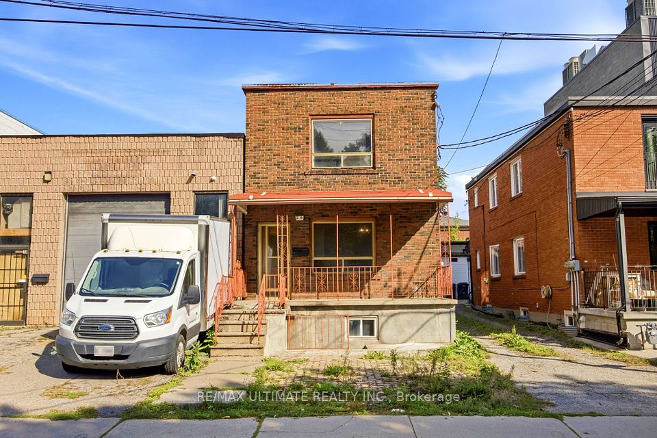 26 Geary Avenue, Toronto, On M6h 2b4
