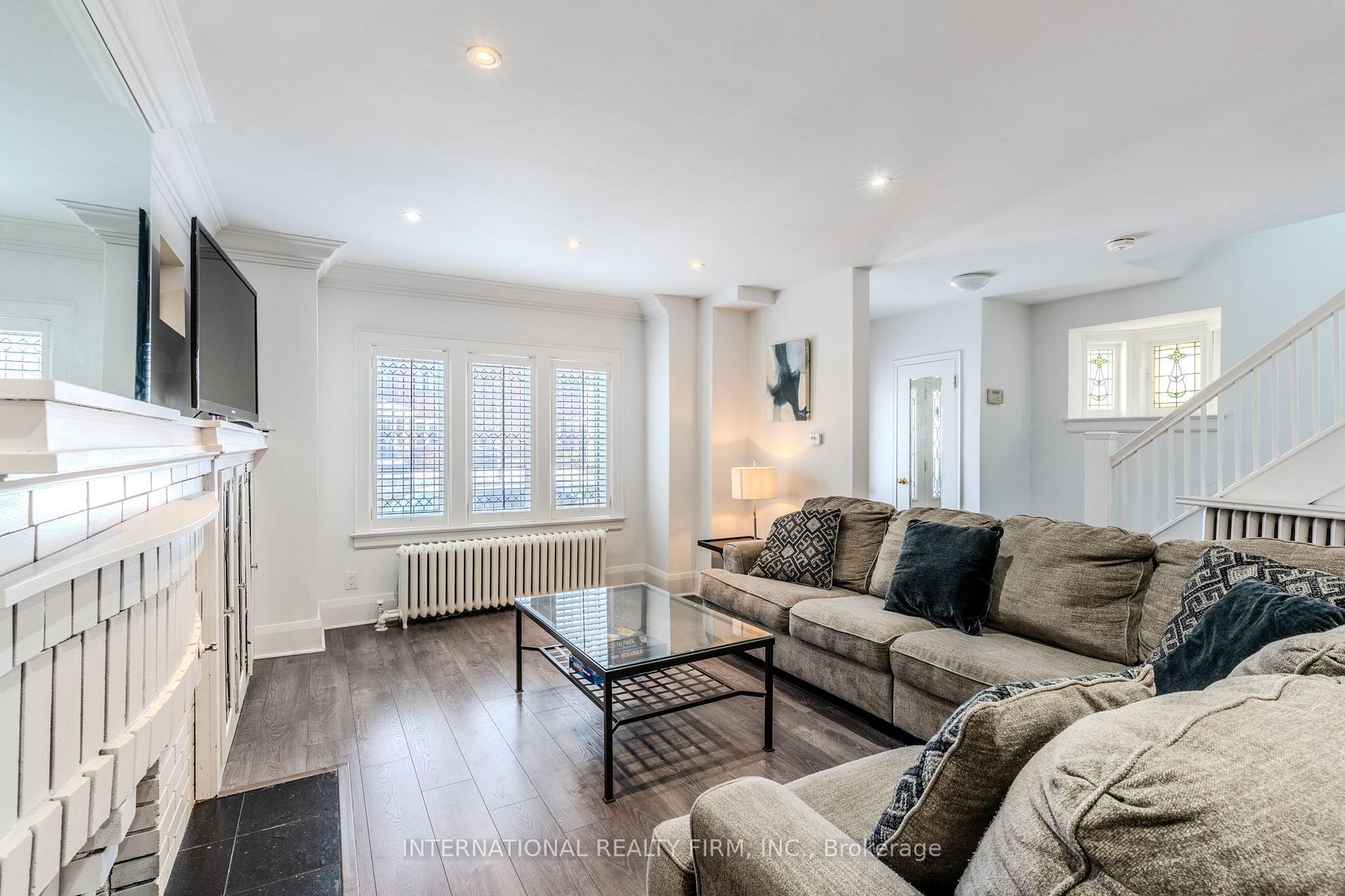 47 Maxwell Avenue, Toronto, On M5p 2b4