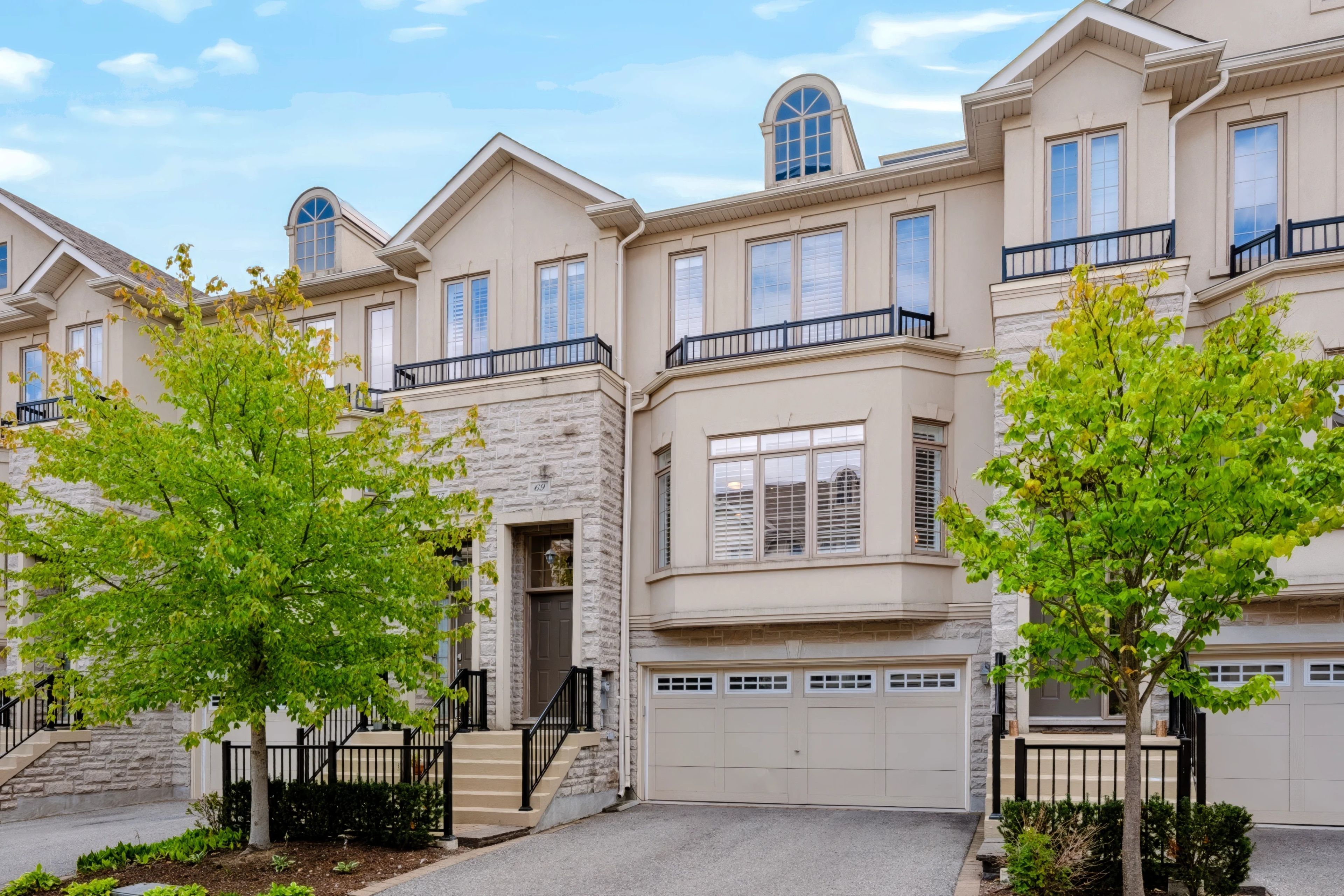 69 Bloorview Place, Toronto, On M2j 0b2