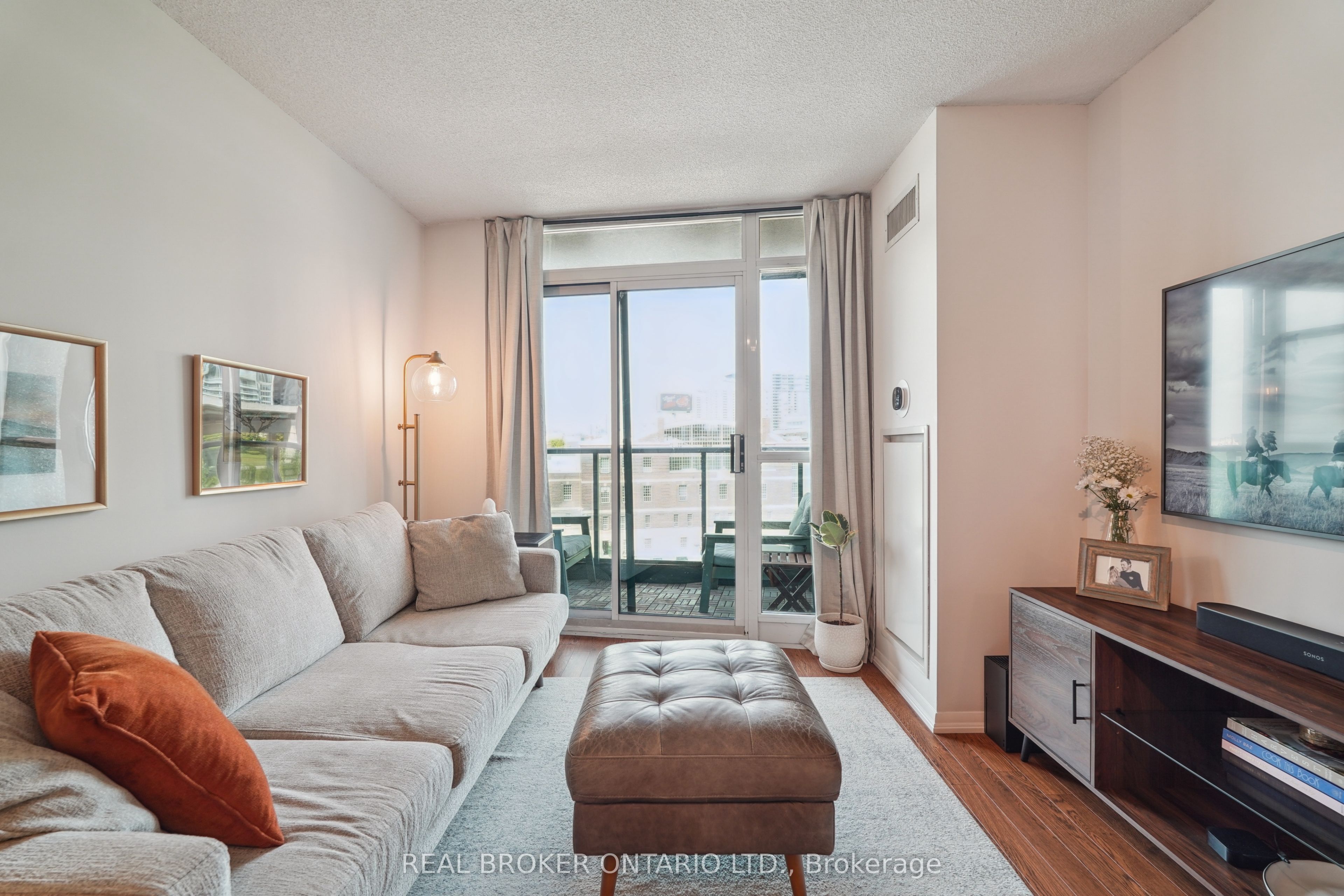 231 Fort York Boulevard 615, Toronto, On M5v 1b2