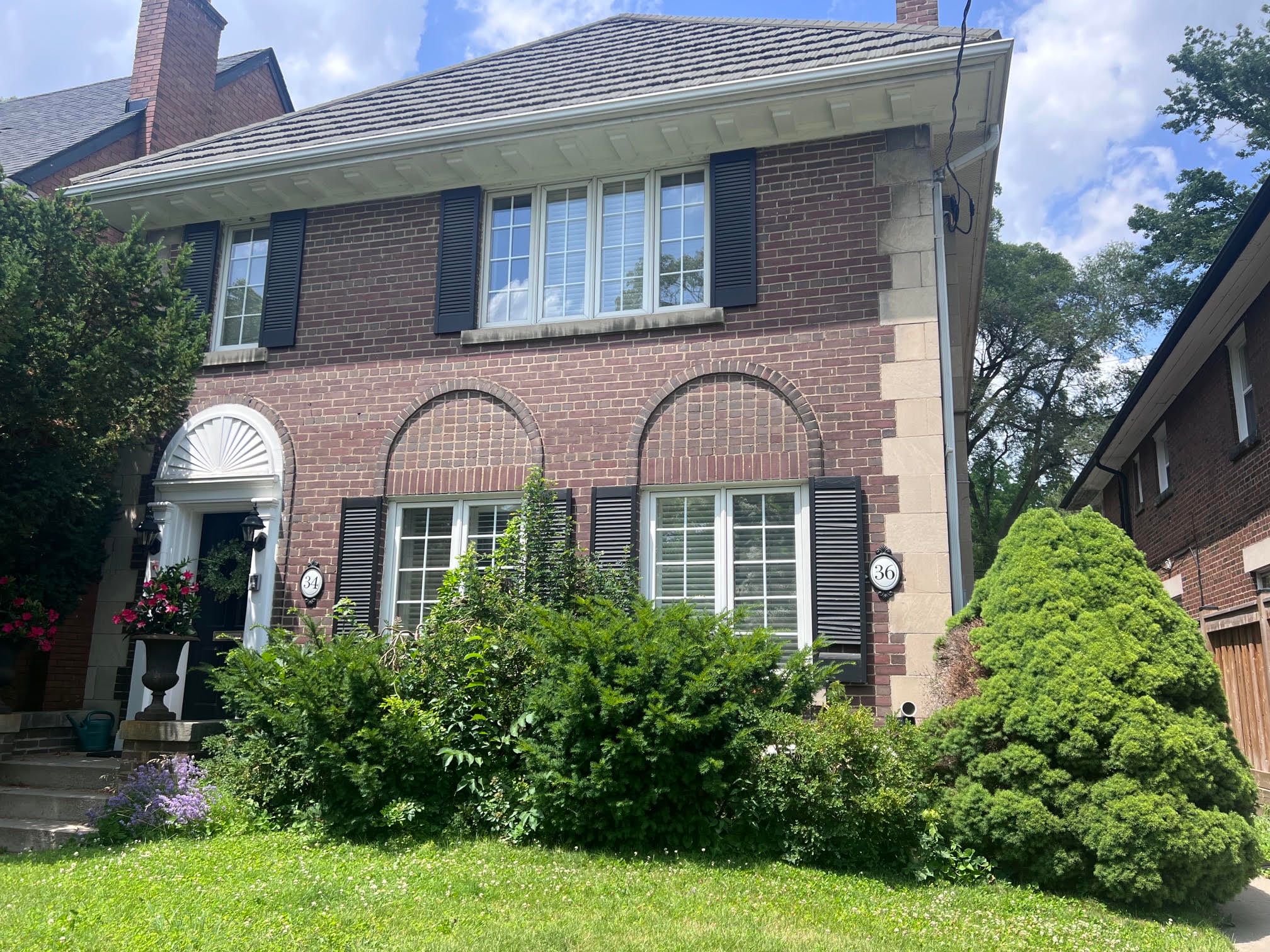 36 Whitehall Road, Toronto, On M4w 2c6