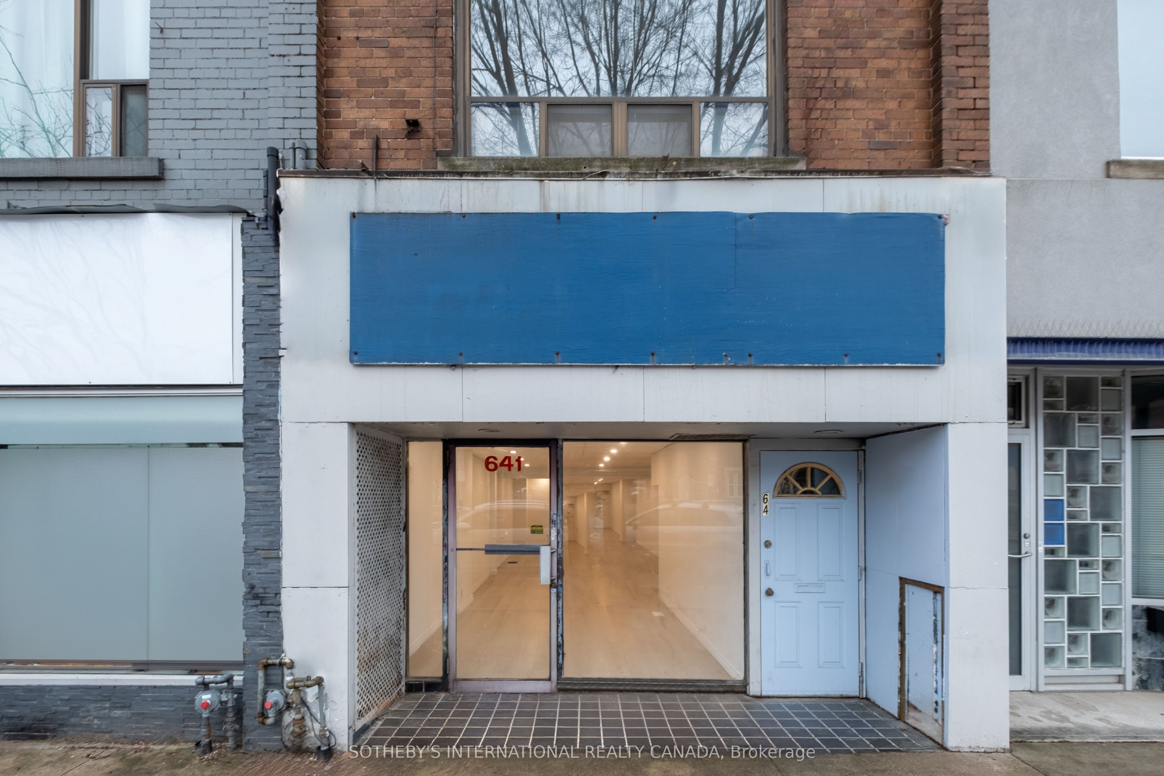 641 St Clair Avenue W, Toronto, On M6c 1a7